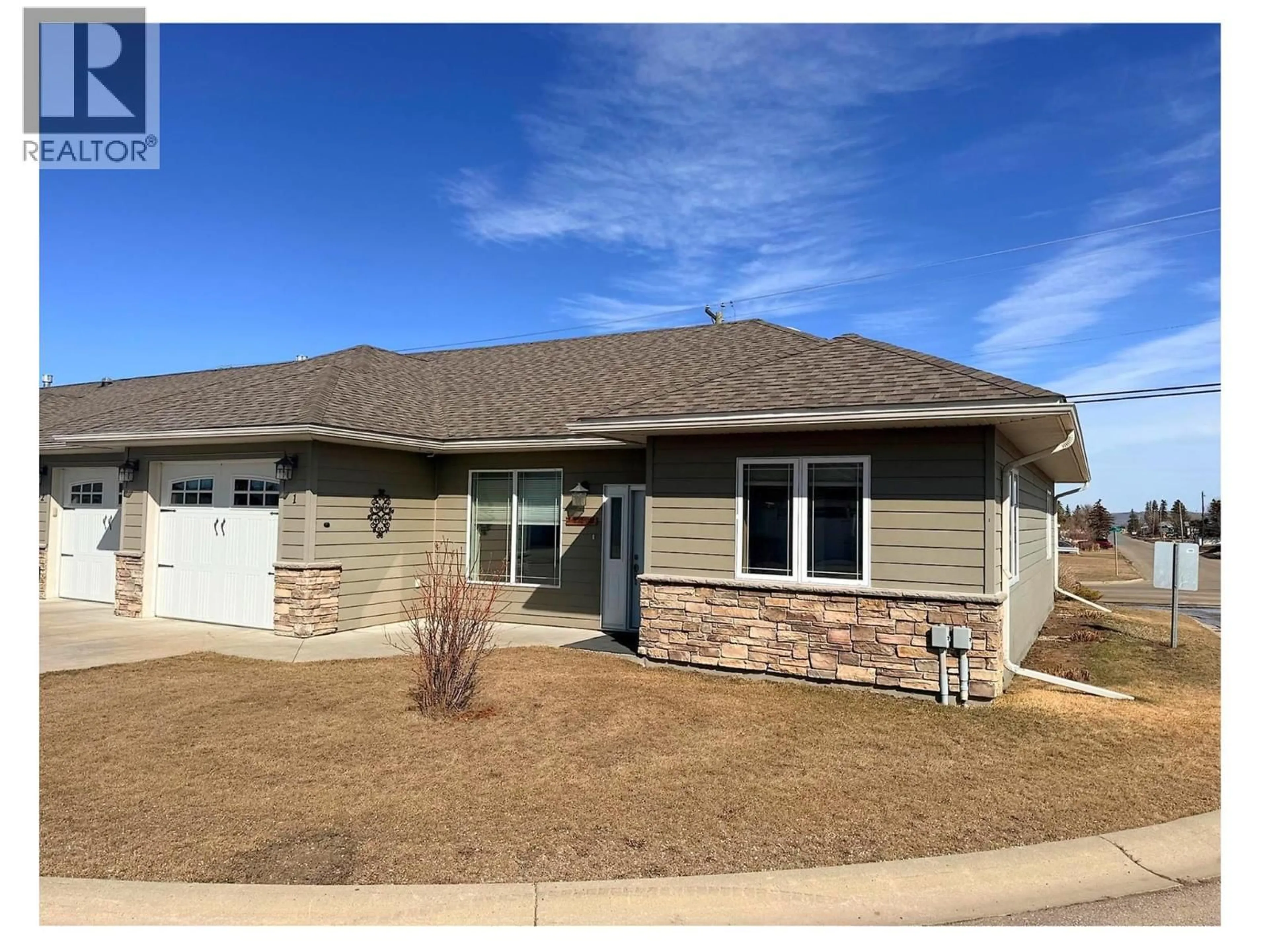 Home with brick exterior material, street for 1 - 11001 17 STREET, Dawson Creek British Columbia V1G0B7