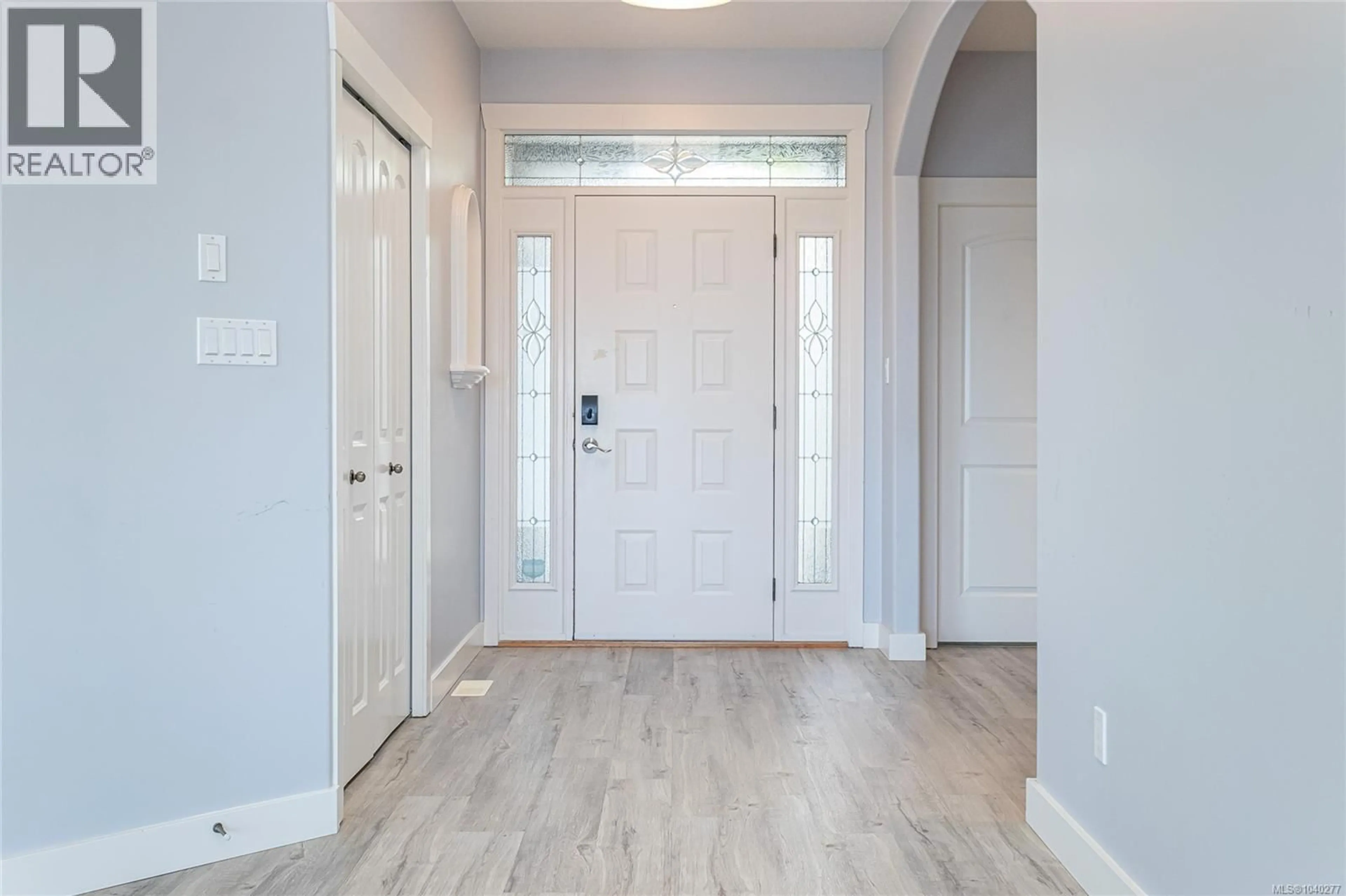 Indoor entryway for 6486 PEREGRINE ROAD, Nanaimo British Columbia V9V1V5