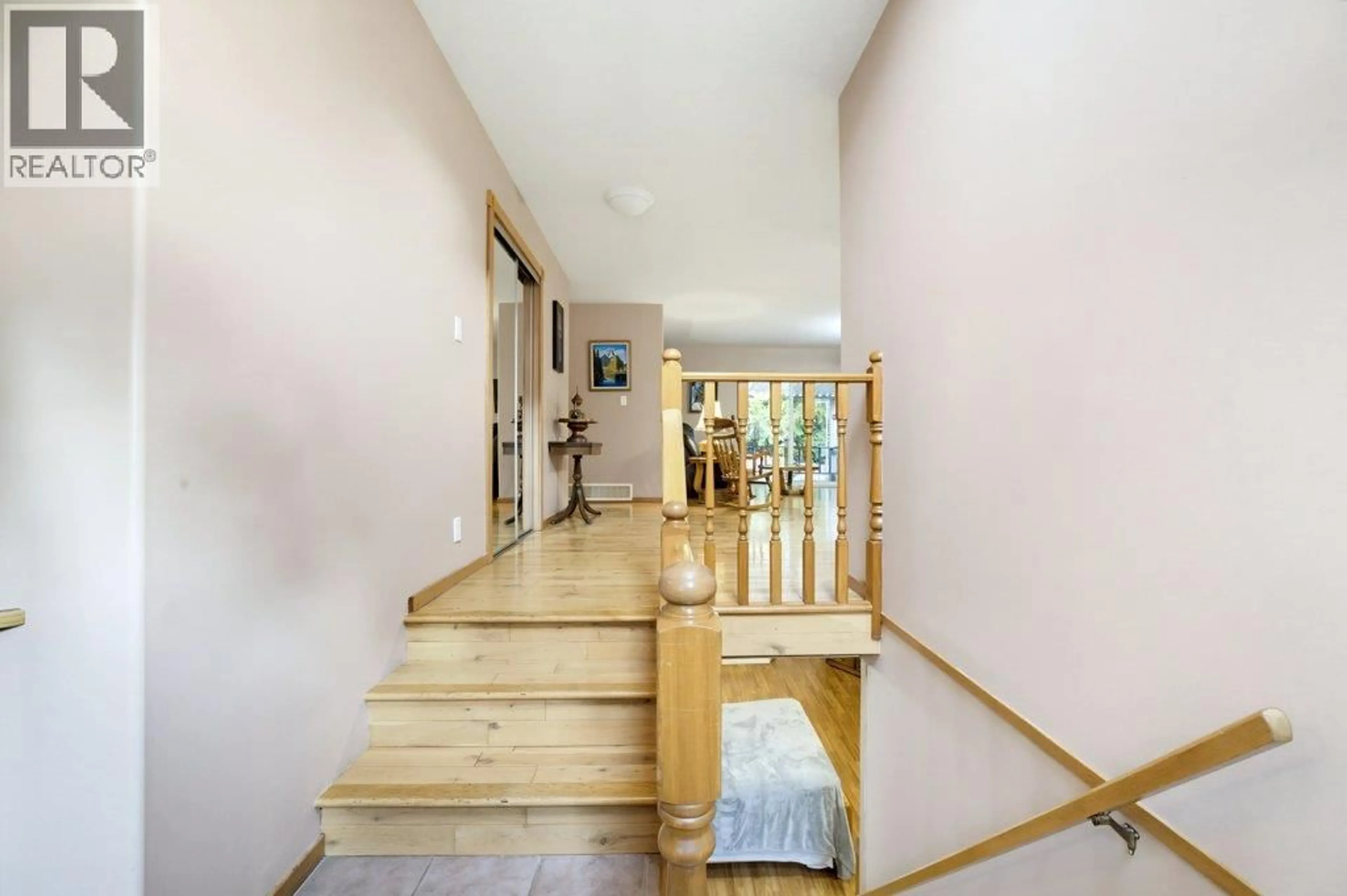 Indoor foyer for 2457 CENTENNIAL DRIVE, Blind Bay British Columbia V0E1H2