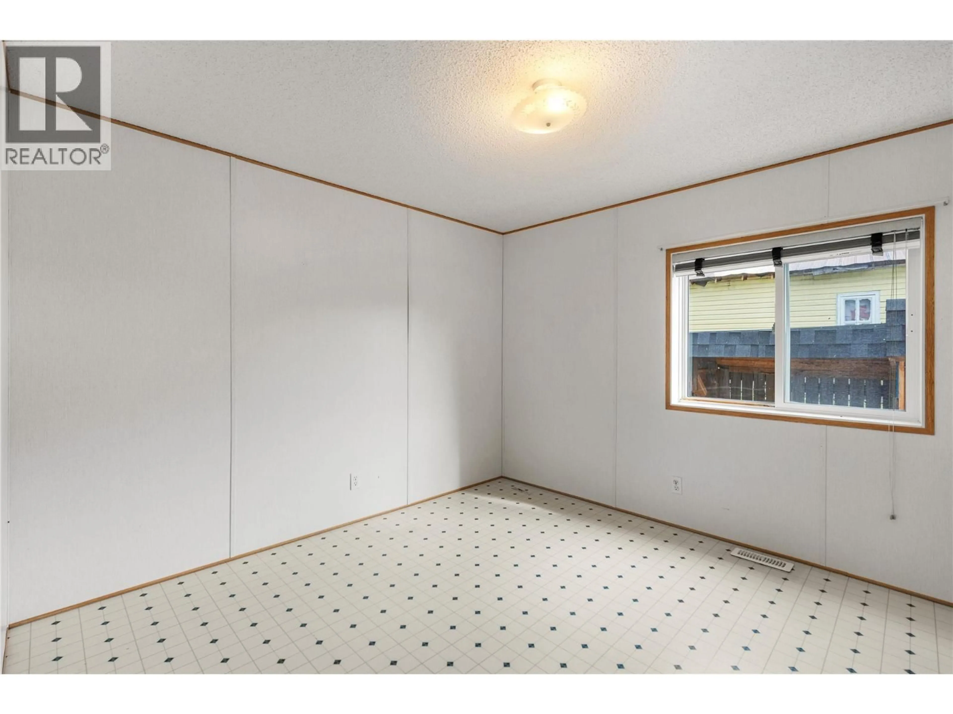 A pic of a room for 5694 97 HIGHWAY, Falkland British Columbia V0E1W0