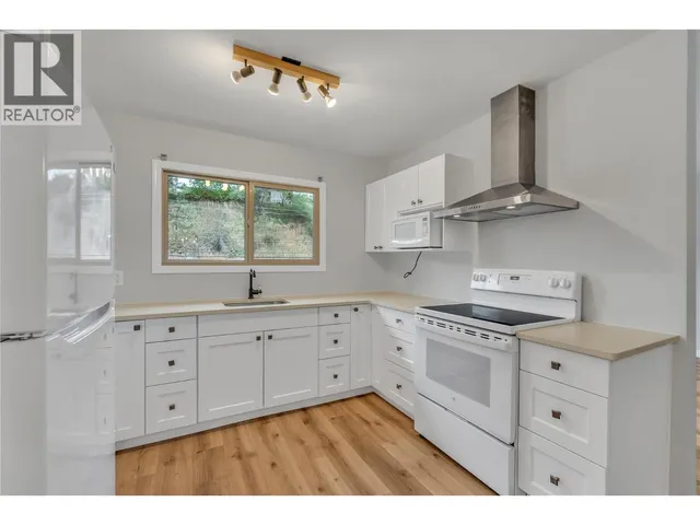 2 - 11318 JUBILEE ROAD WEST, Summerland 5