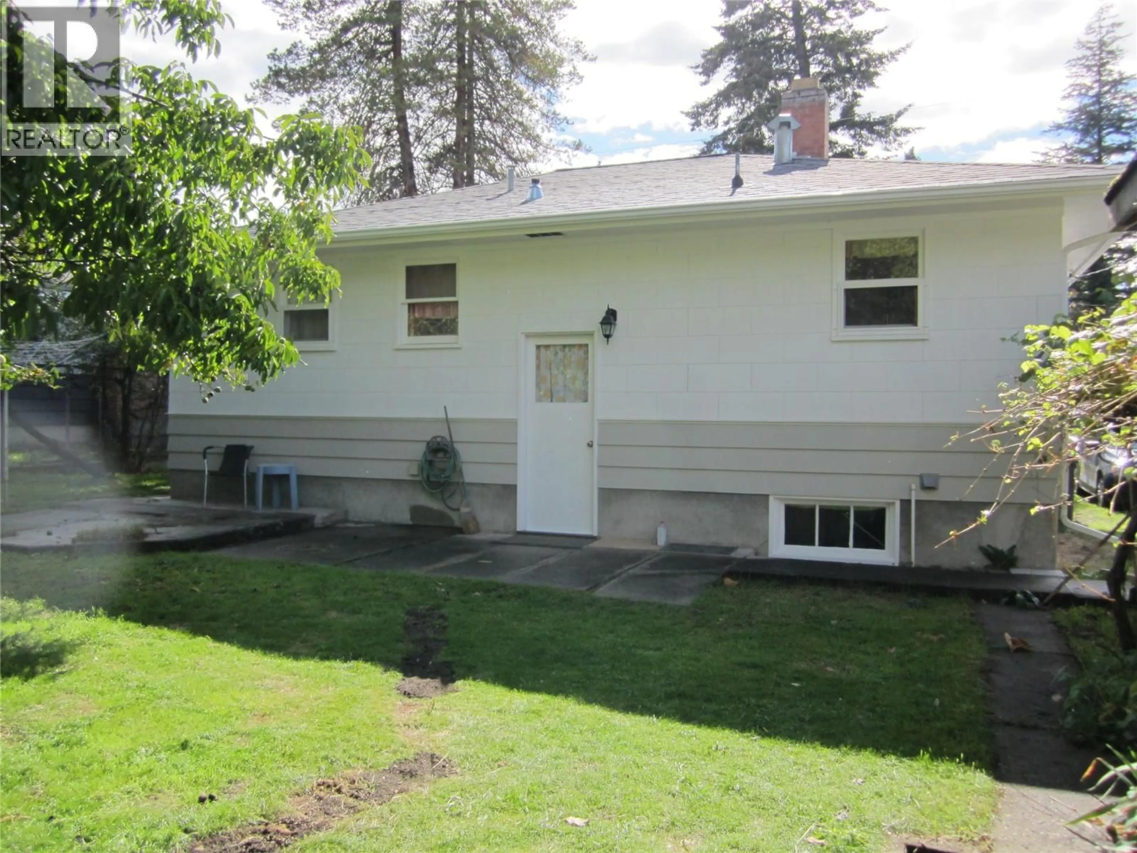 Home with vinyl exterior material, street for 1285 FORESTBROOK DRIVE, Penticton British Columbia V2A2G4