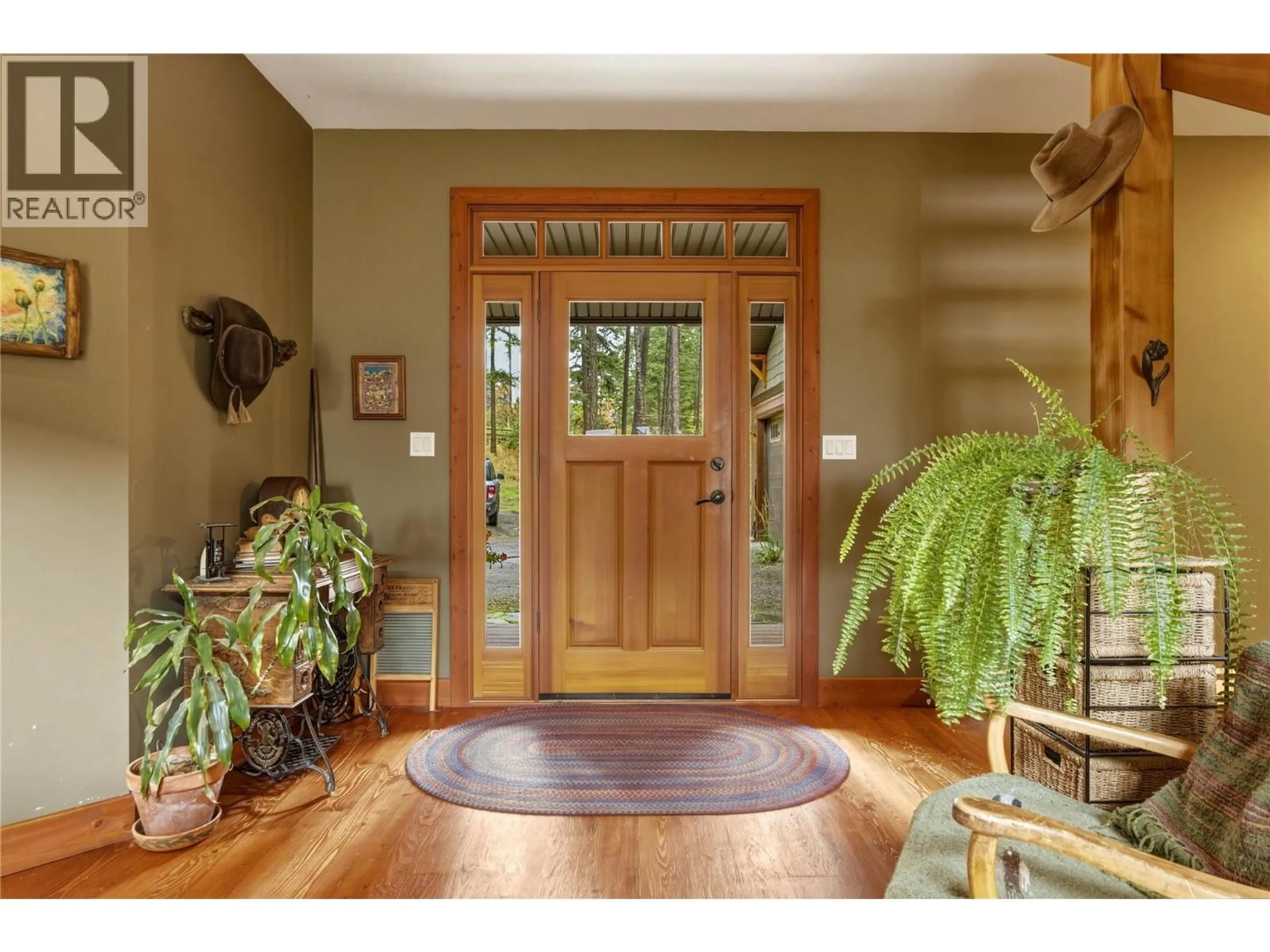 Indoor entryway for 4127 O'NEIL ROAD, Falkland British Columbia V0E1W1