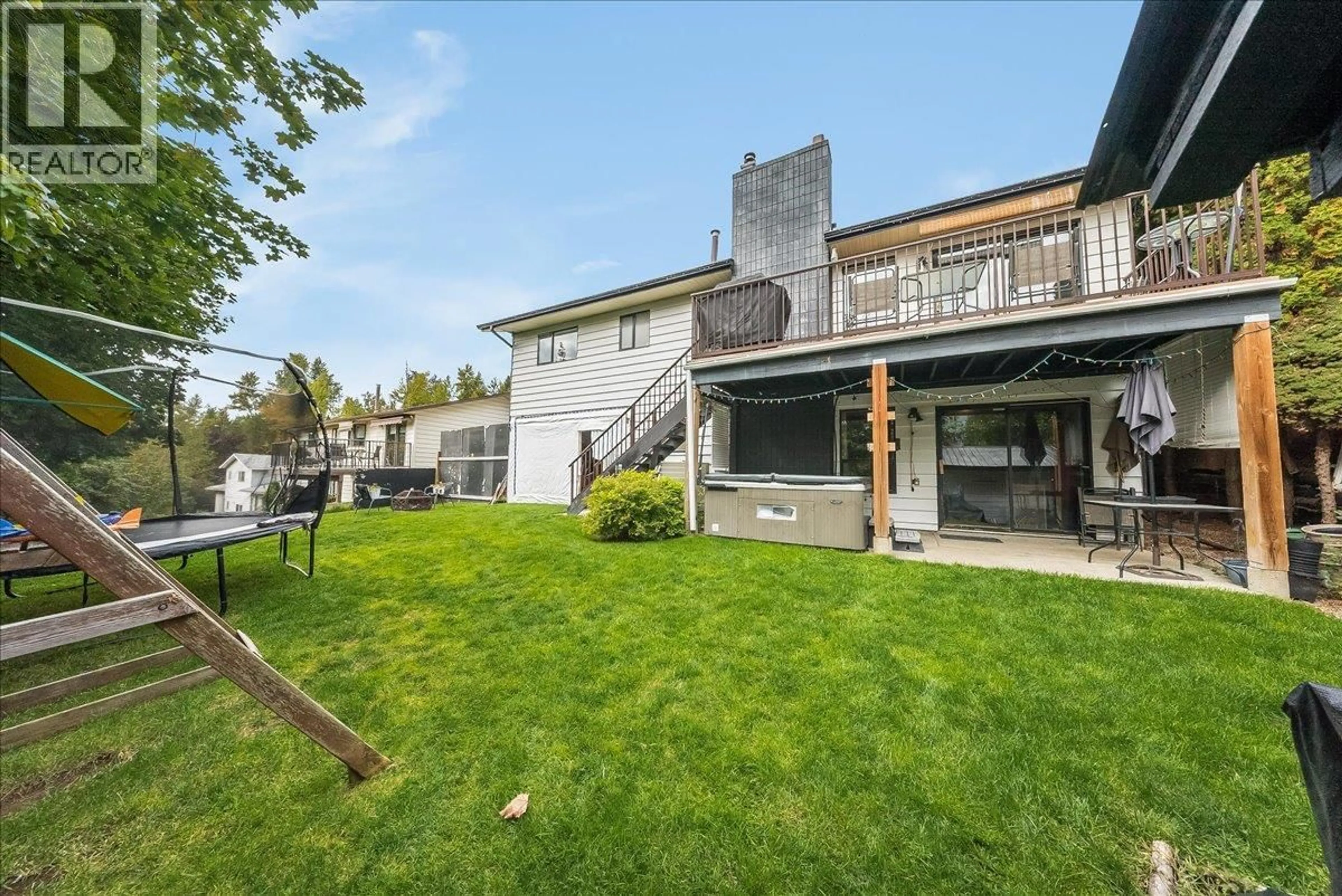 Patio, unknown for 3609 SOUTHRIDGE DRIVE, Castlegar British Columbia V1N3X7