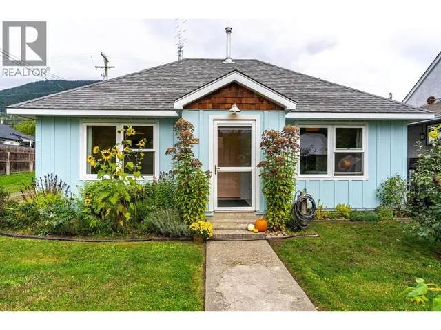 500 SIXTH STREET EAST, Revelstoke 2