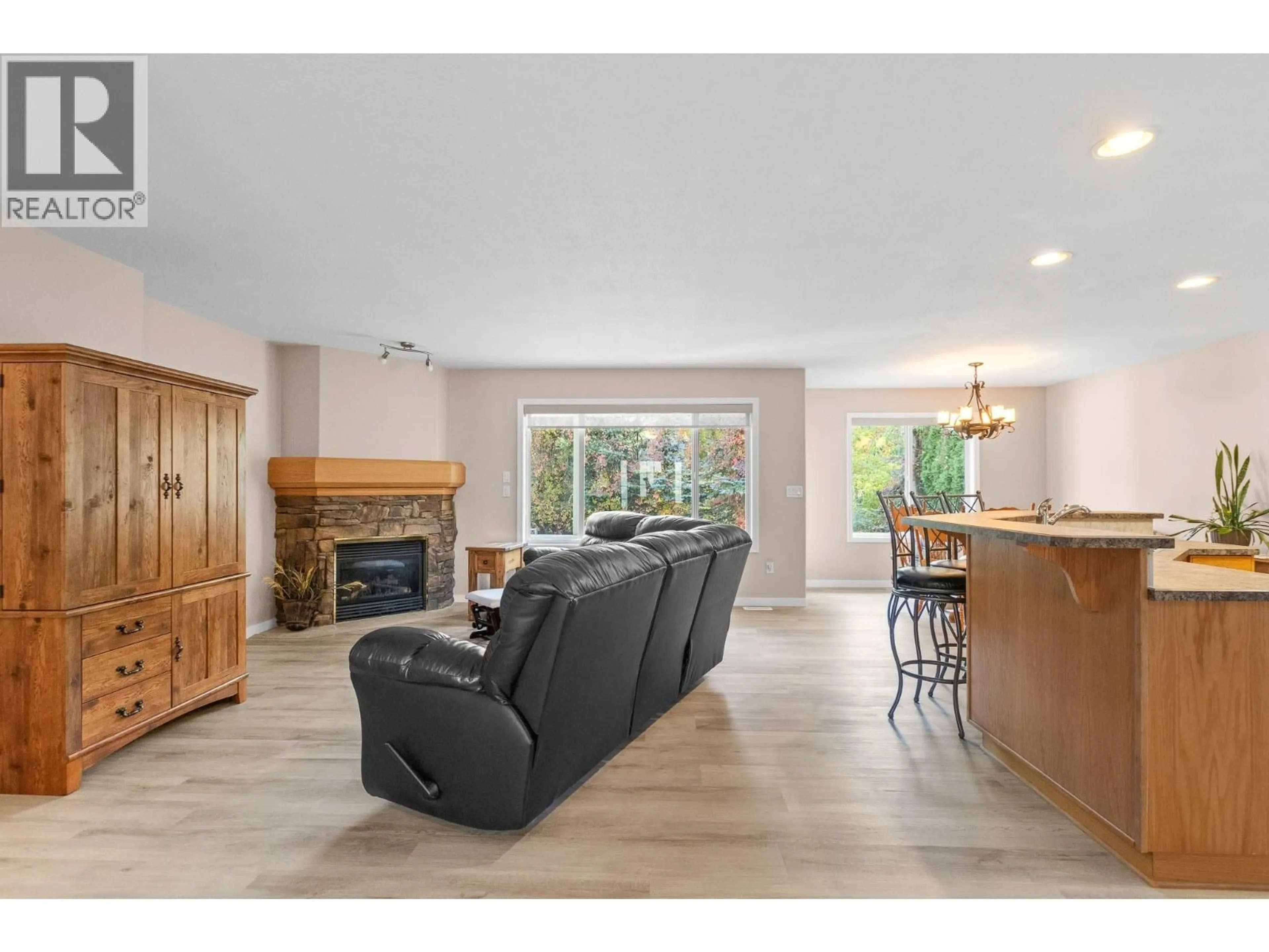 Open concept kitchen, unknown for 18 - 801 20 STREET NORTHEAST, Salmon Arm British Columbia V1E2R7