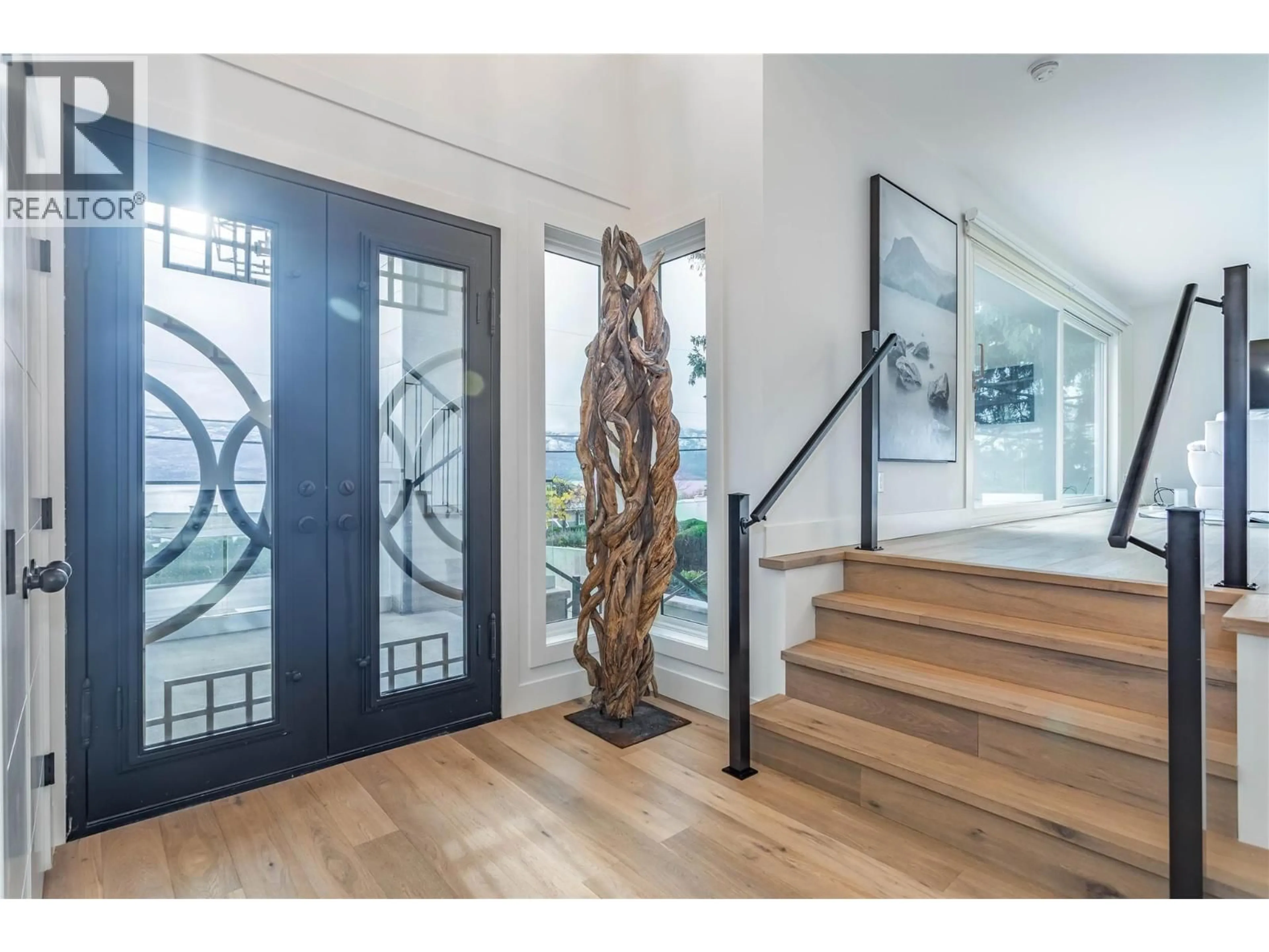 Indoor entryway for 3038 OURTOLAND ROAD, West Kelowna British Columbia V1Z2H8