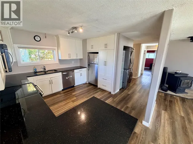 5007 48 AVENUE, Pouce Coupe 3