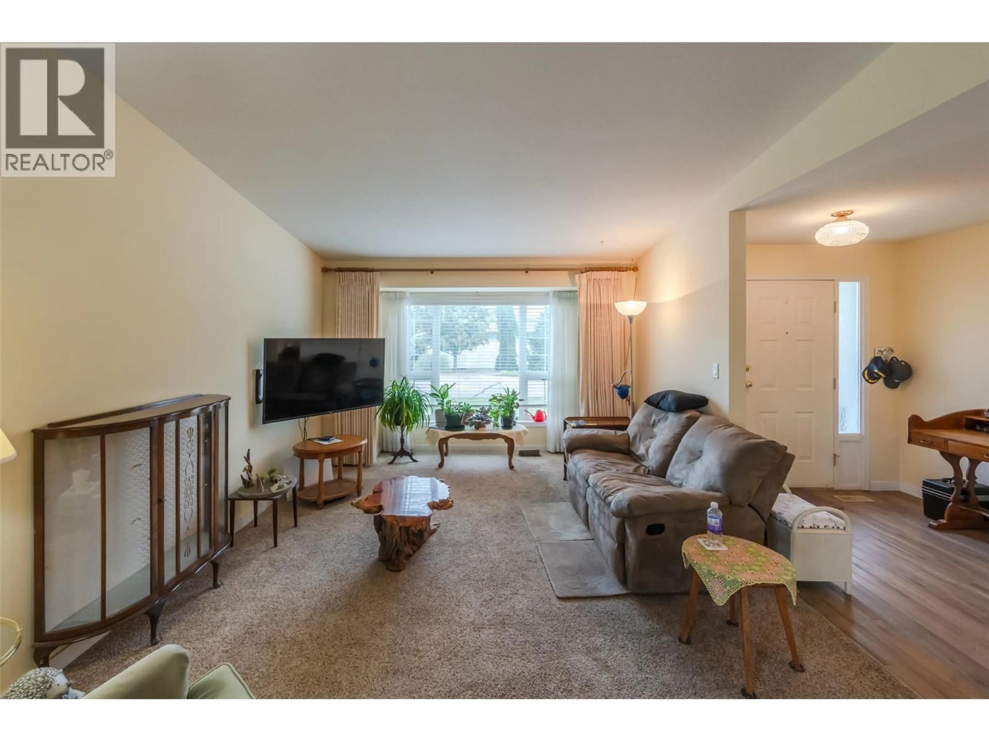 Living room with furniture, unknown for 109 - 3400 WILSON STREET, Penticton British Columbia V2A8A3