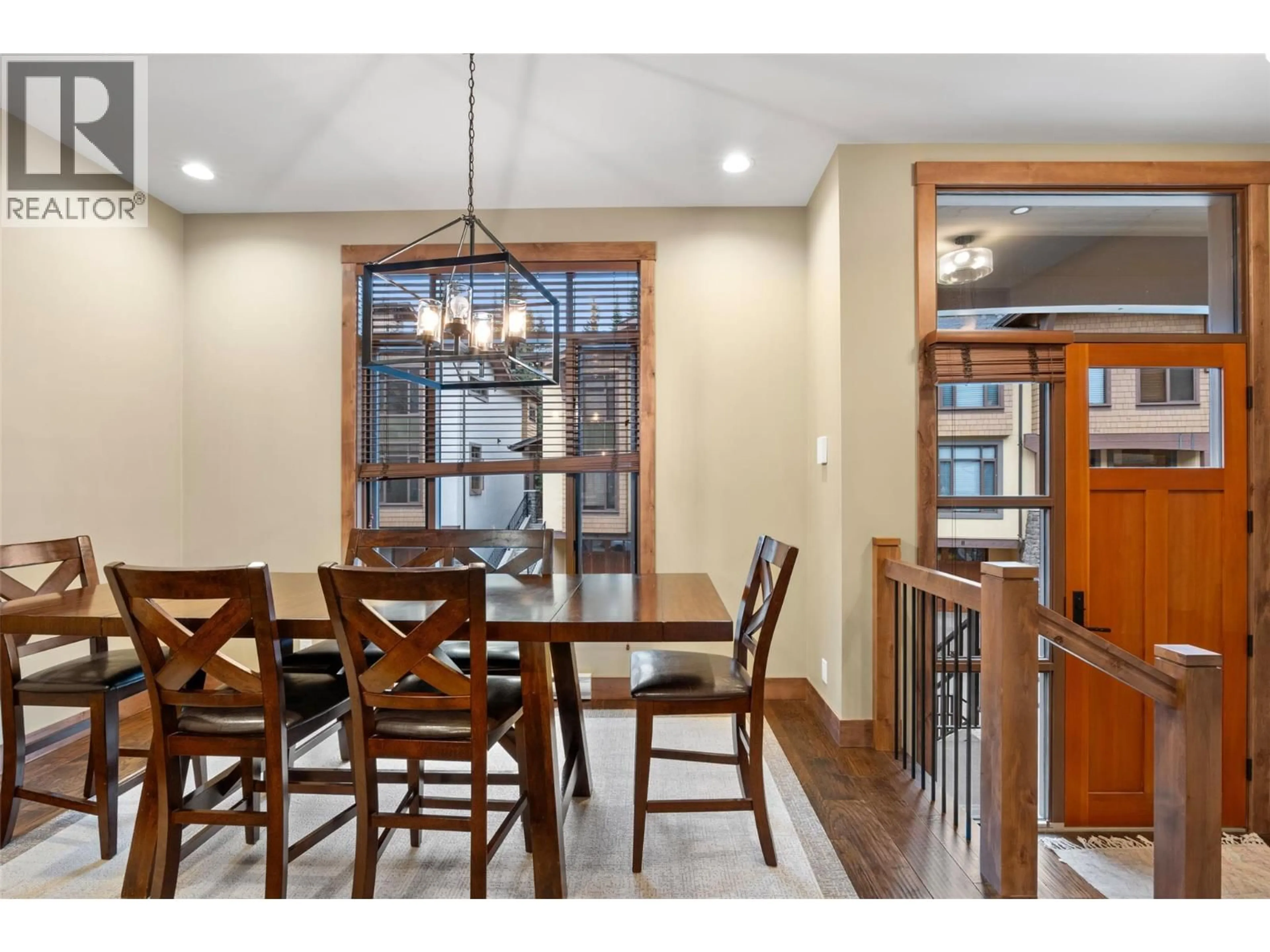 Dining room, wood/laminate floor for 12 - 3280 VILLAGE WAY, Sun Peaks British Columbia V0E5N0