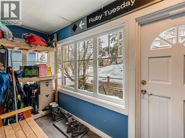 2050 GEORGIA STREET, Rossland 3