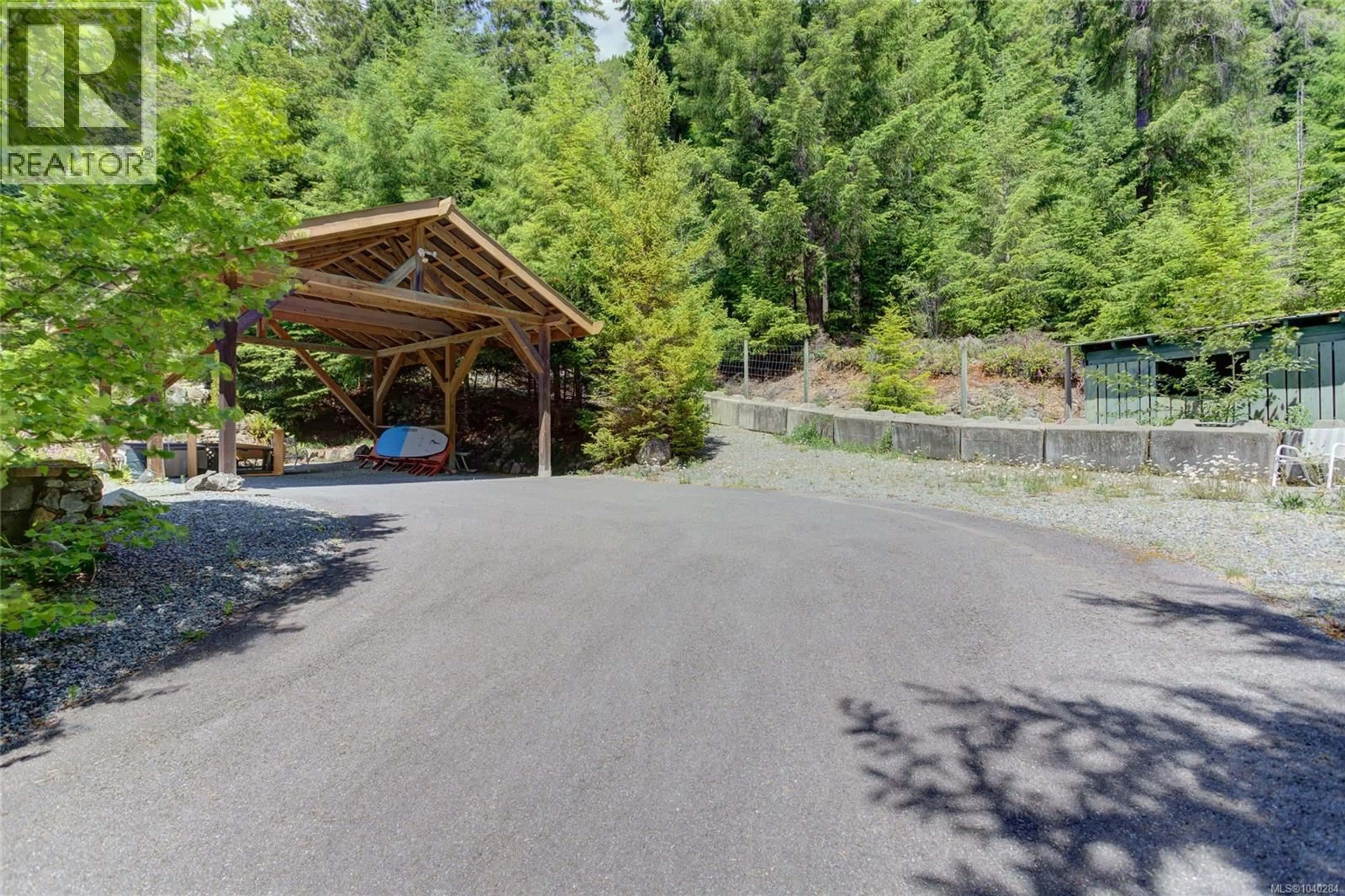 Patio, unknown for 9857 YOUBOU ROAD, Youbou British Columbia V0R3E1