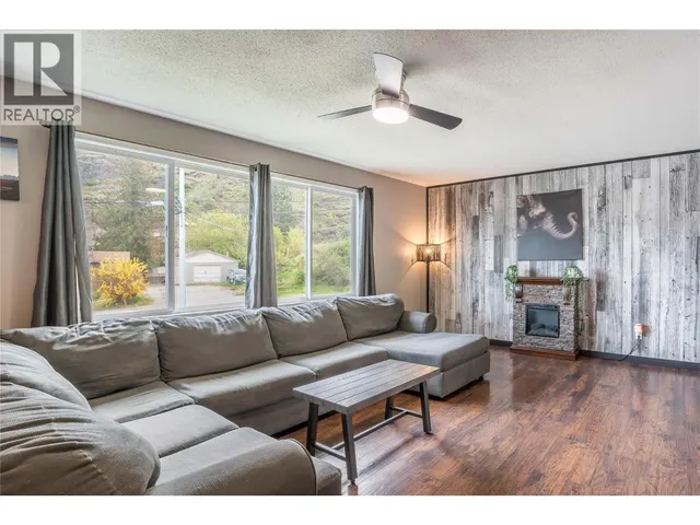 12408 CAMPBELL CRESCENT, Summerland 3