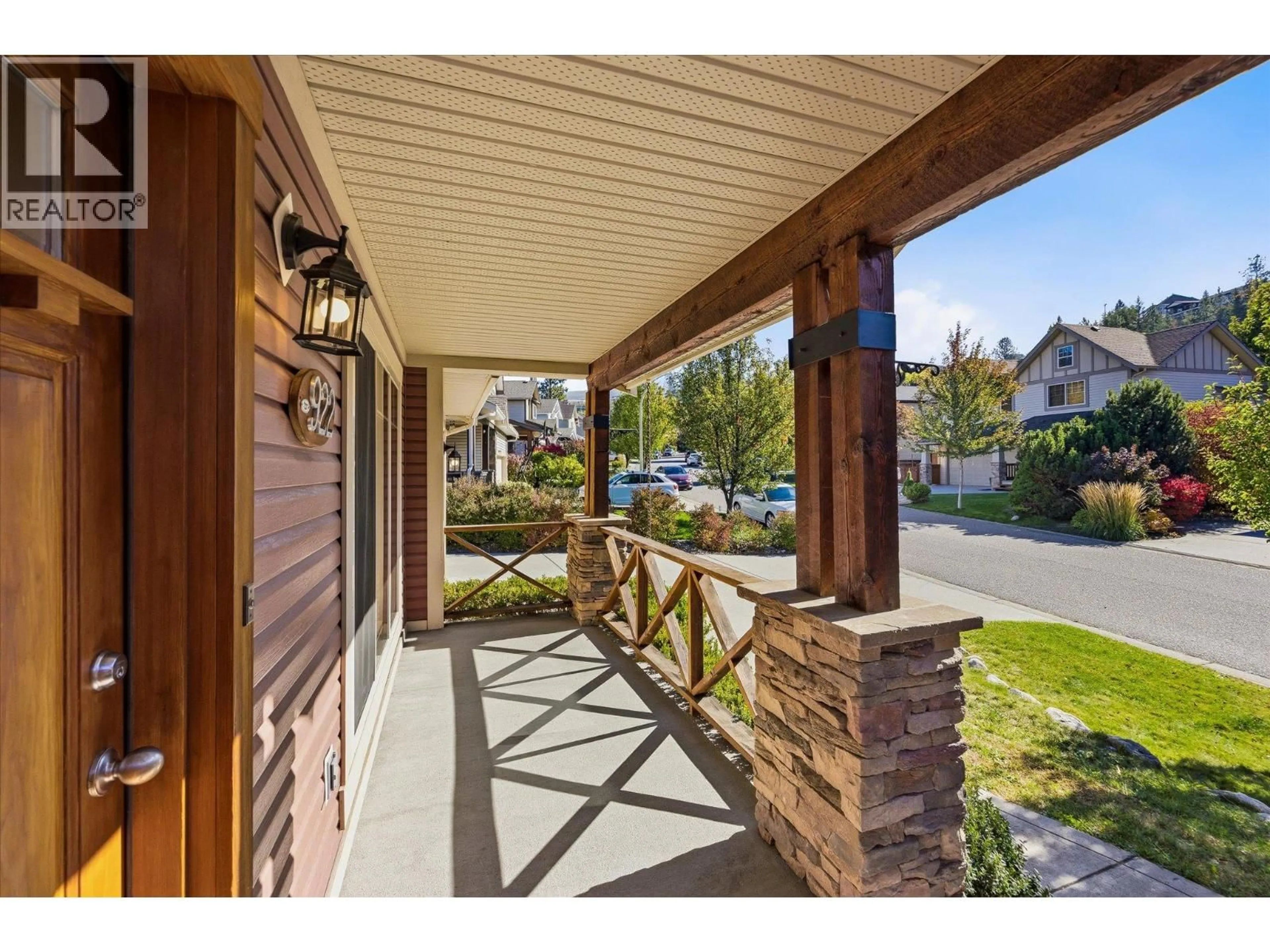 Unknown for 922 PARET CRESCENT, Kelowna British Columbia V1W4X8