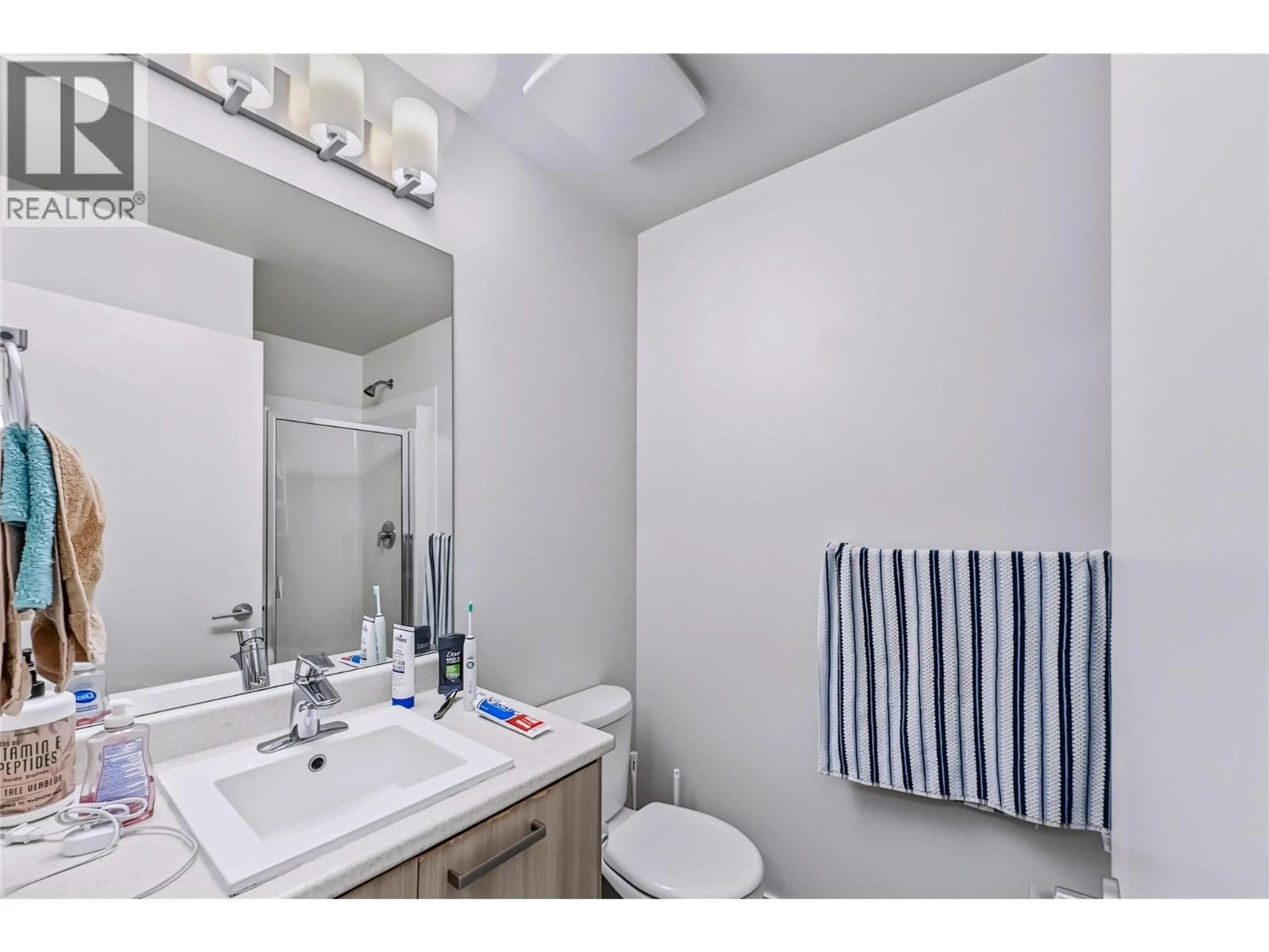 Standard bathroom, unknown for 105 - 935 ACADEMY WAY, Kelowna British Columbia V1V3C9