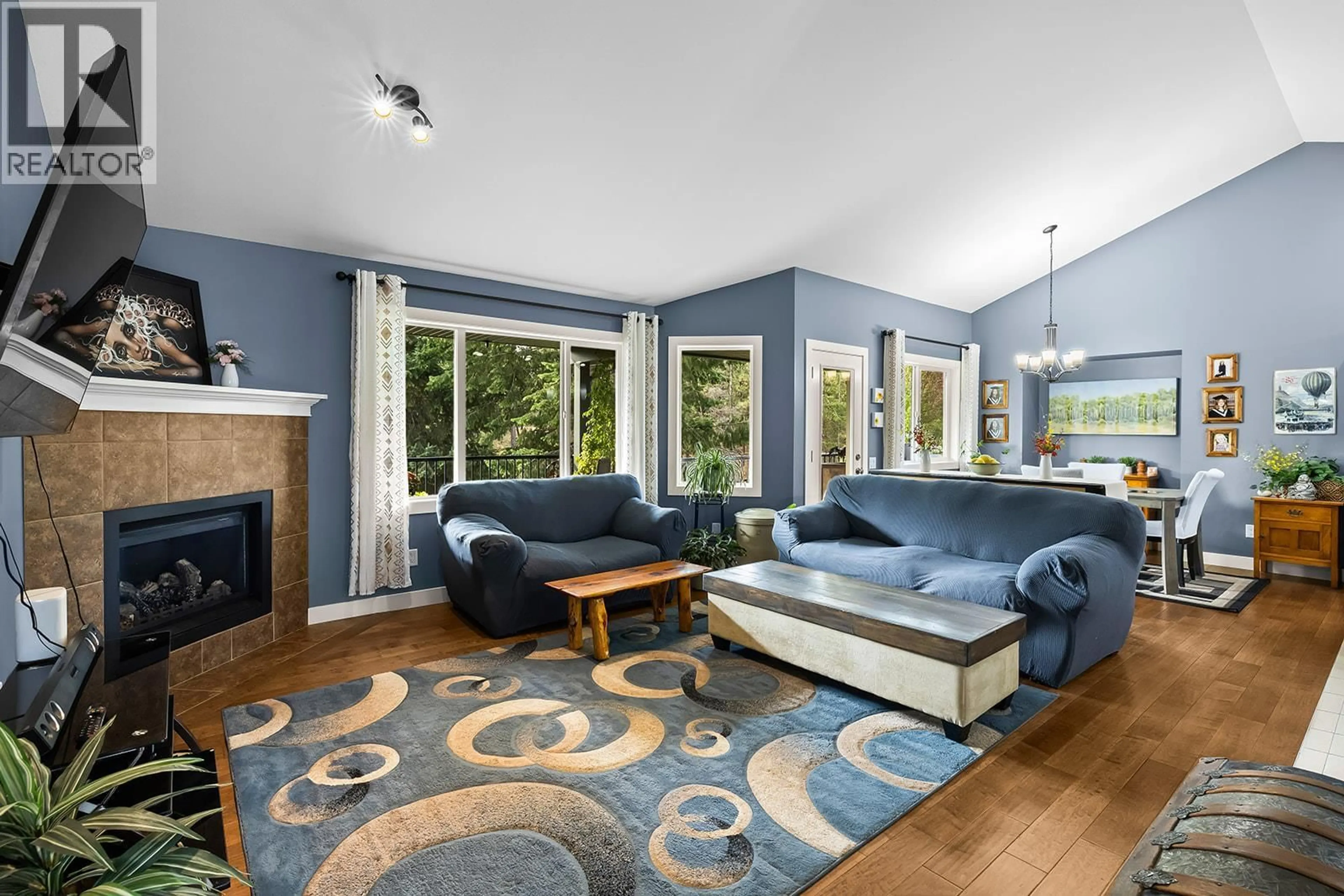 Living room with furniture, unknown for 2095 BERNAU COURT, Lake Country British Columbia V4V2M7