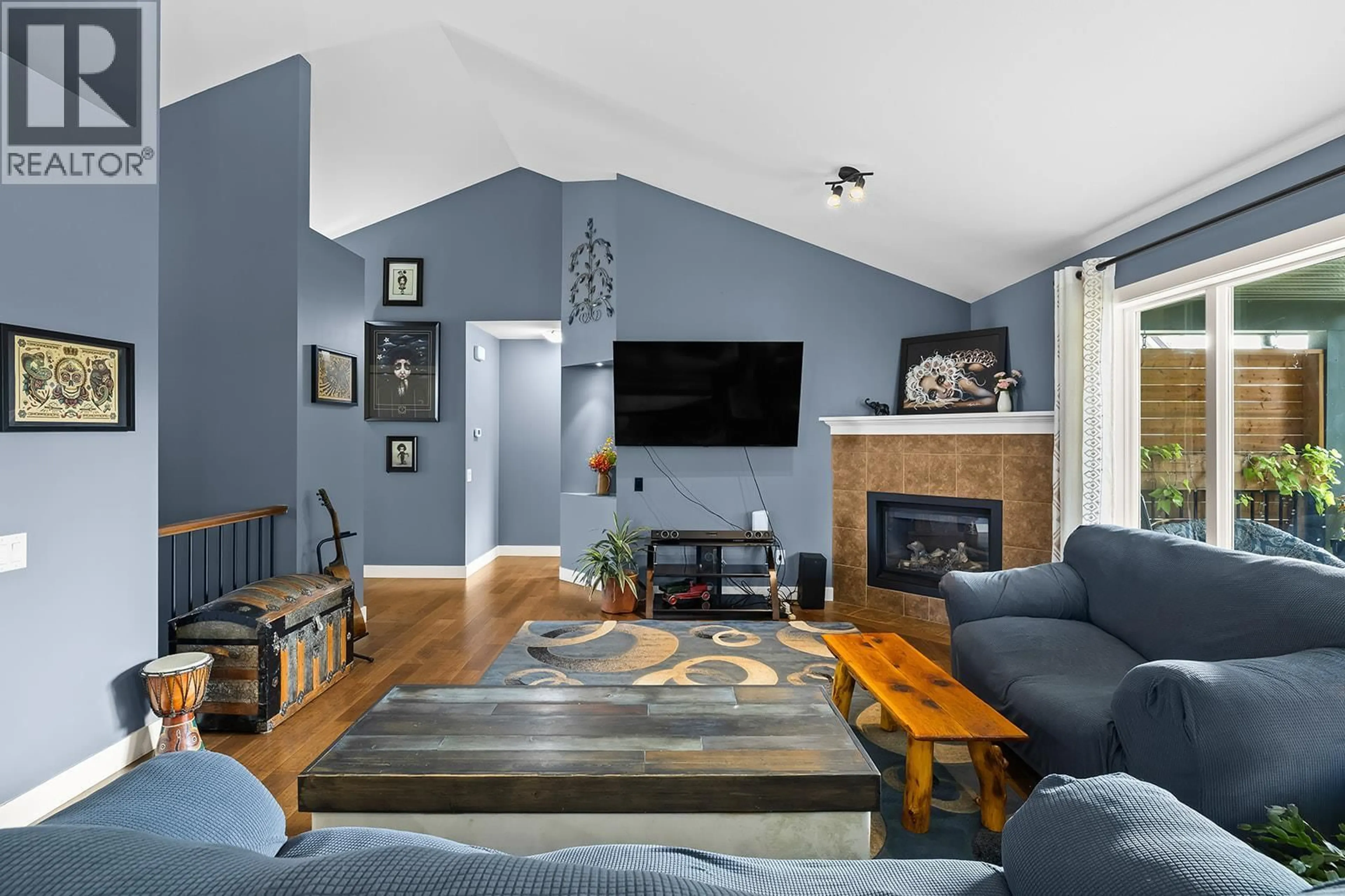 Living room with furniture, unknown for 2095 BERNAU COURT, Lake Country British Columbia V4V2M7