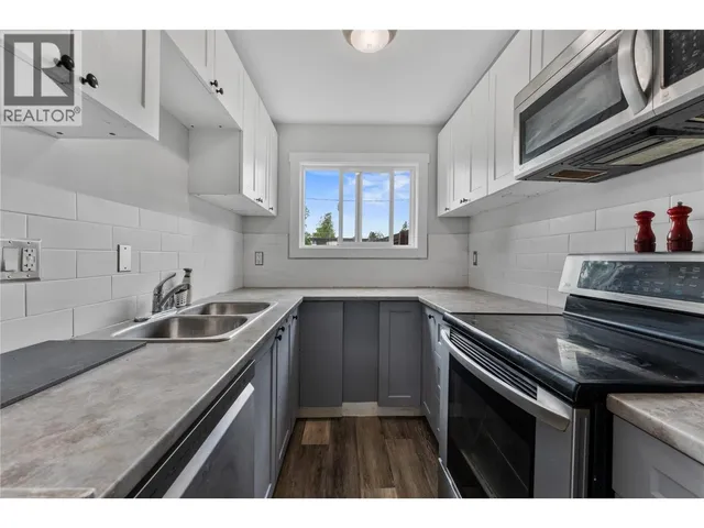 5 - 3135 WALNUT STREET, Kelowna 3