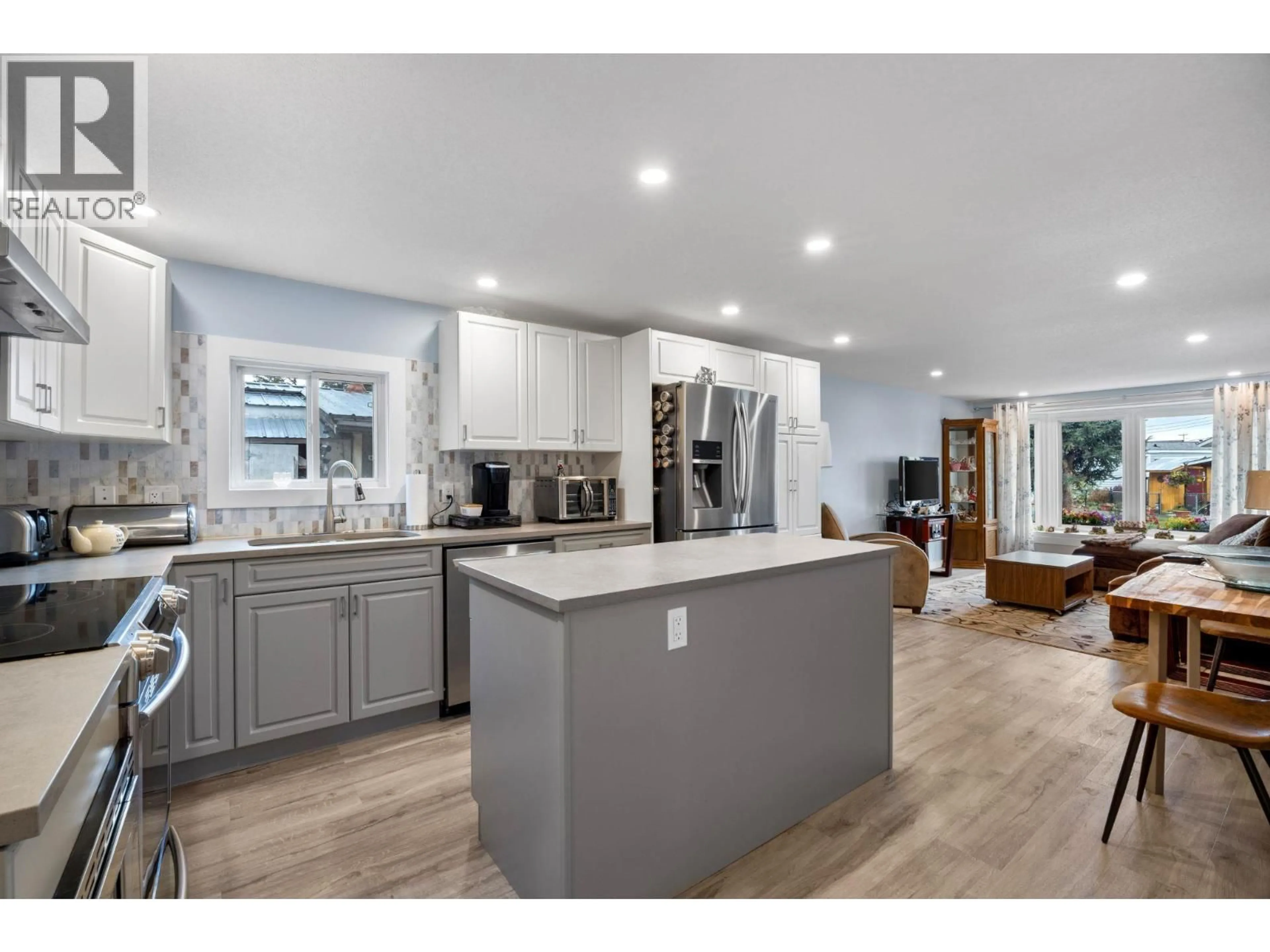 Open concept kitchen, unknown for #5 - 4428 BARRIERE TOWN ROAD, Barriere British Columbia V0E1E0