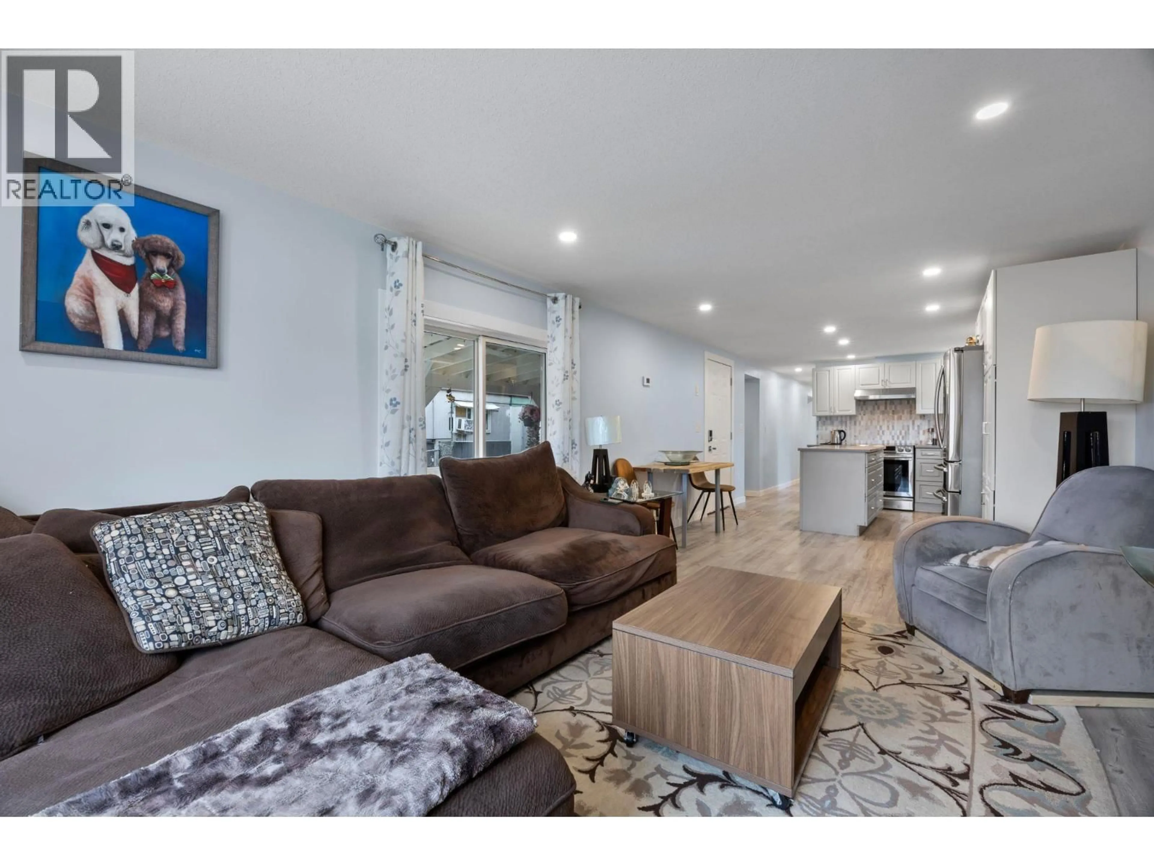 Living room with furniture, unknown for #5 - 4428 BARRIERE TOWN ROAD, Barriere British Columbia V0E1E0