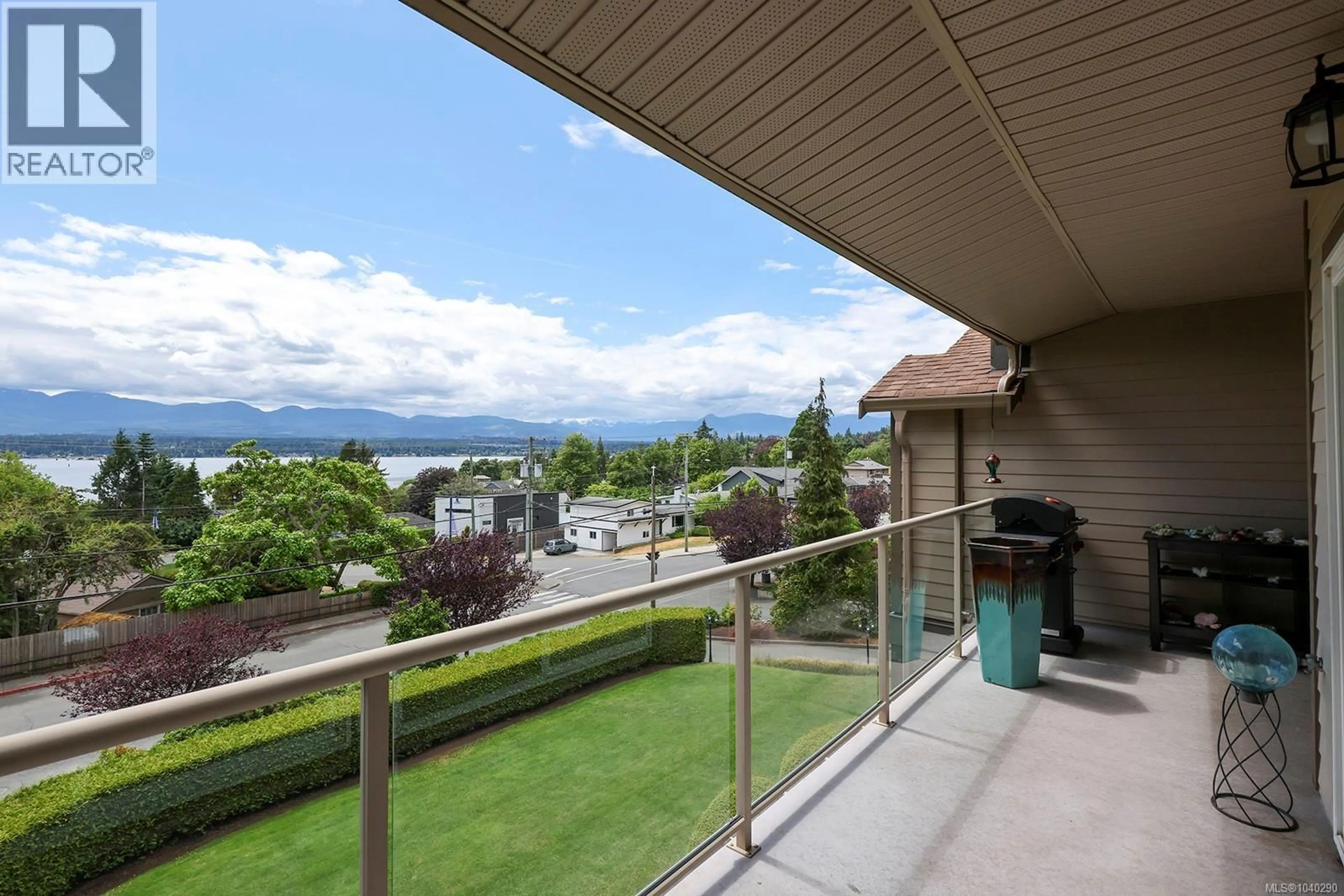 Patio, water/lake/river/ocean view for 304 - 1860 COMOX AVENUE, Comox British Columbia V9M3M7