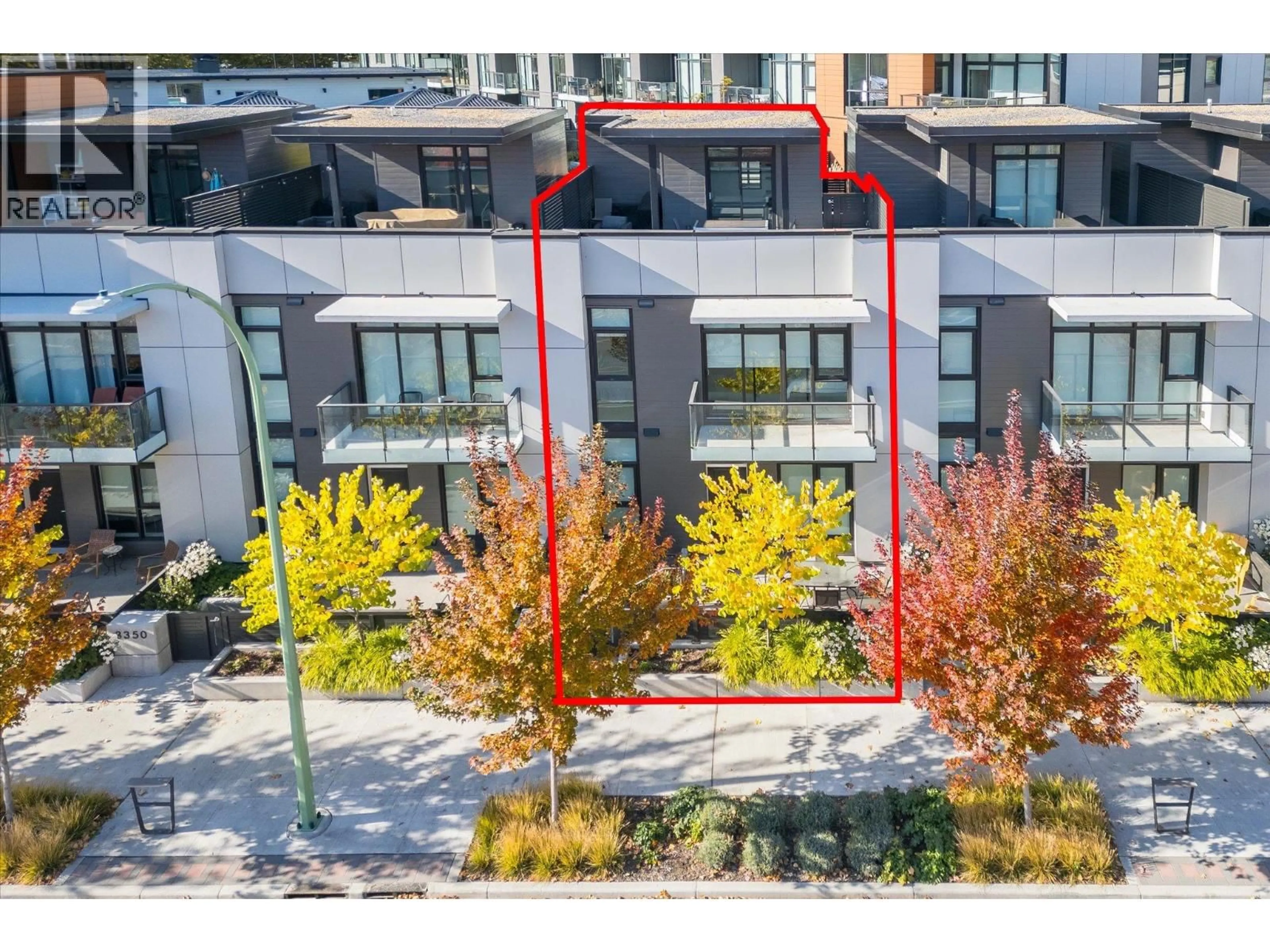 A pic from outside/outdoor area/front of a property/back of a property/a pic from drone, street for 3348 RICHTER STREET, Kelowna British Columbia V1W3S9