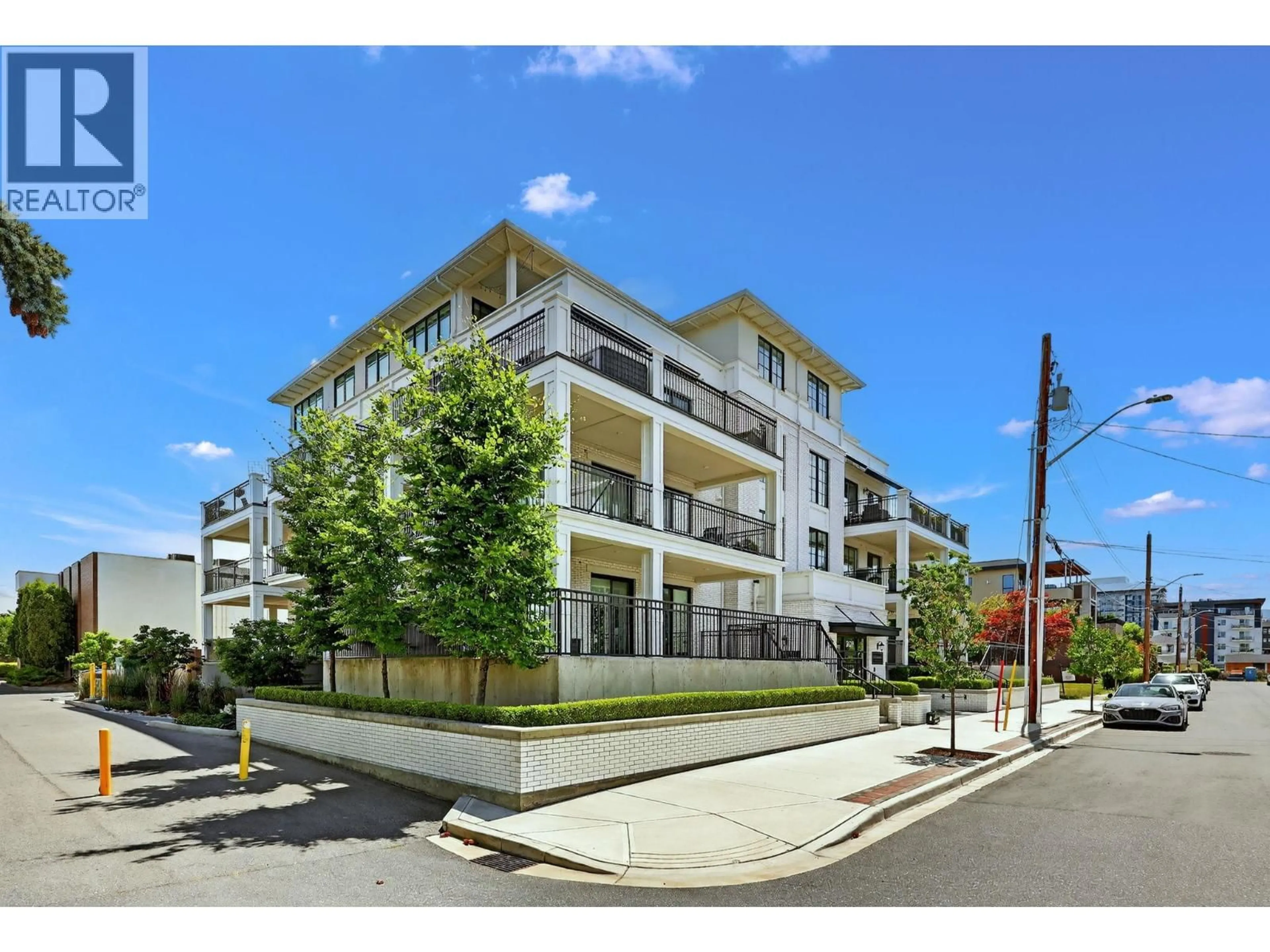 Patio, street for 303 - 2627 GORE STREET, Kelowna British Columbia V1Y1M6