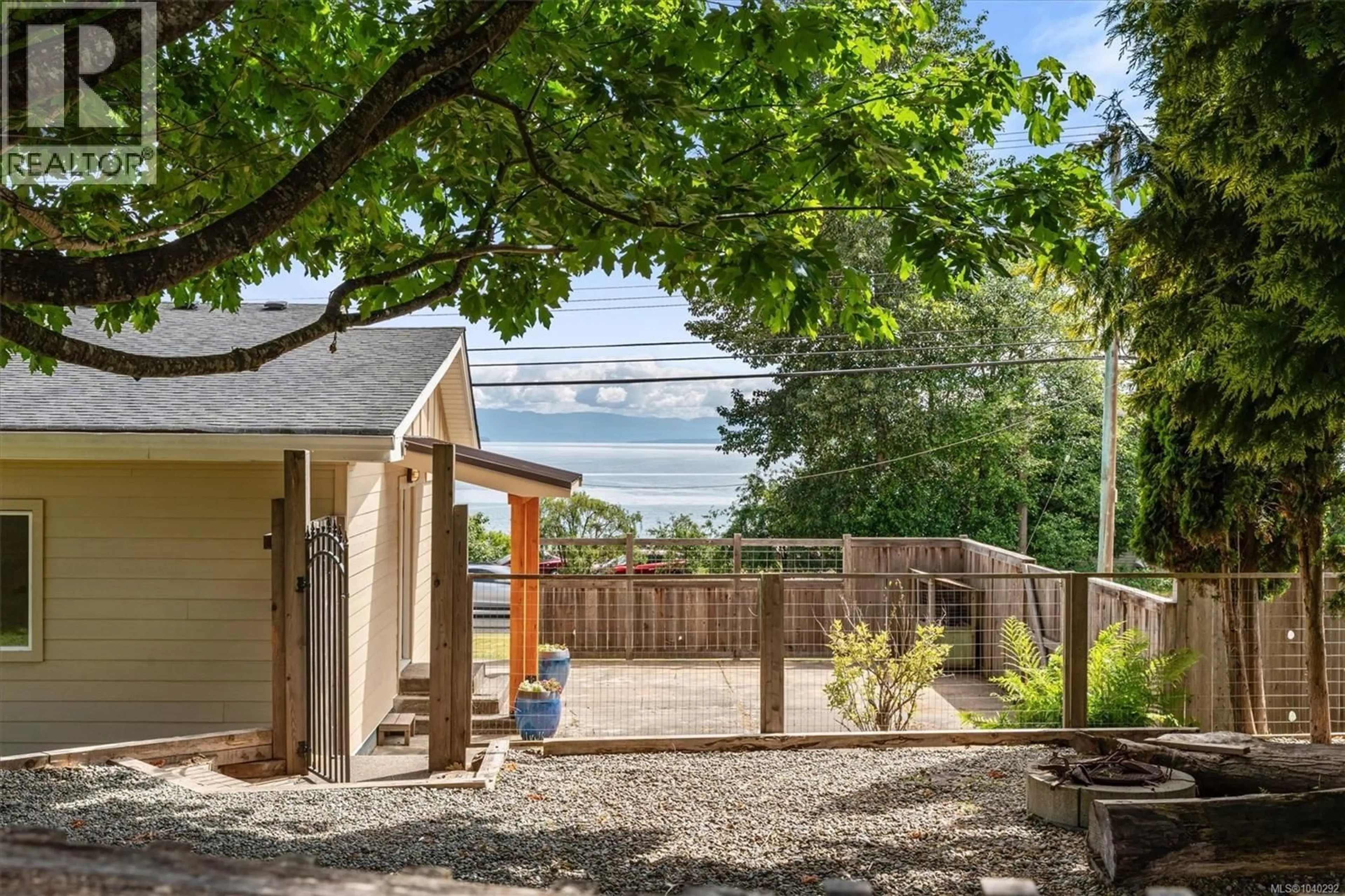 Patio, water/lake/river/ocean view for 12 LYNNWOOD ROAD, Campbell River British Columbia V9H1L9