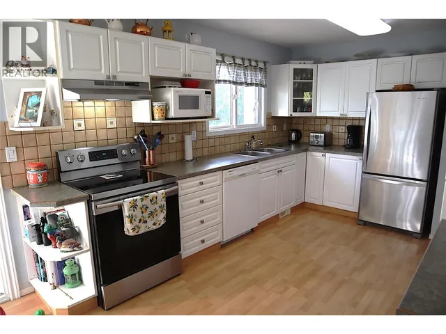 1233 HOOK DRIVE, Kamloops 2