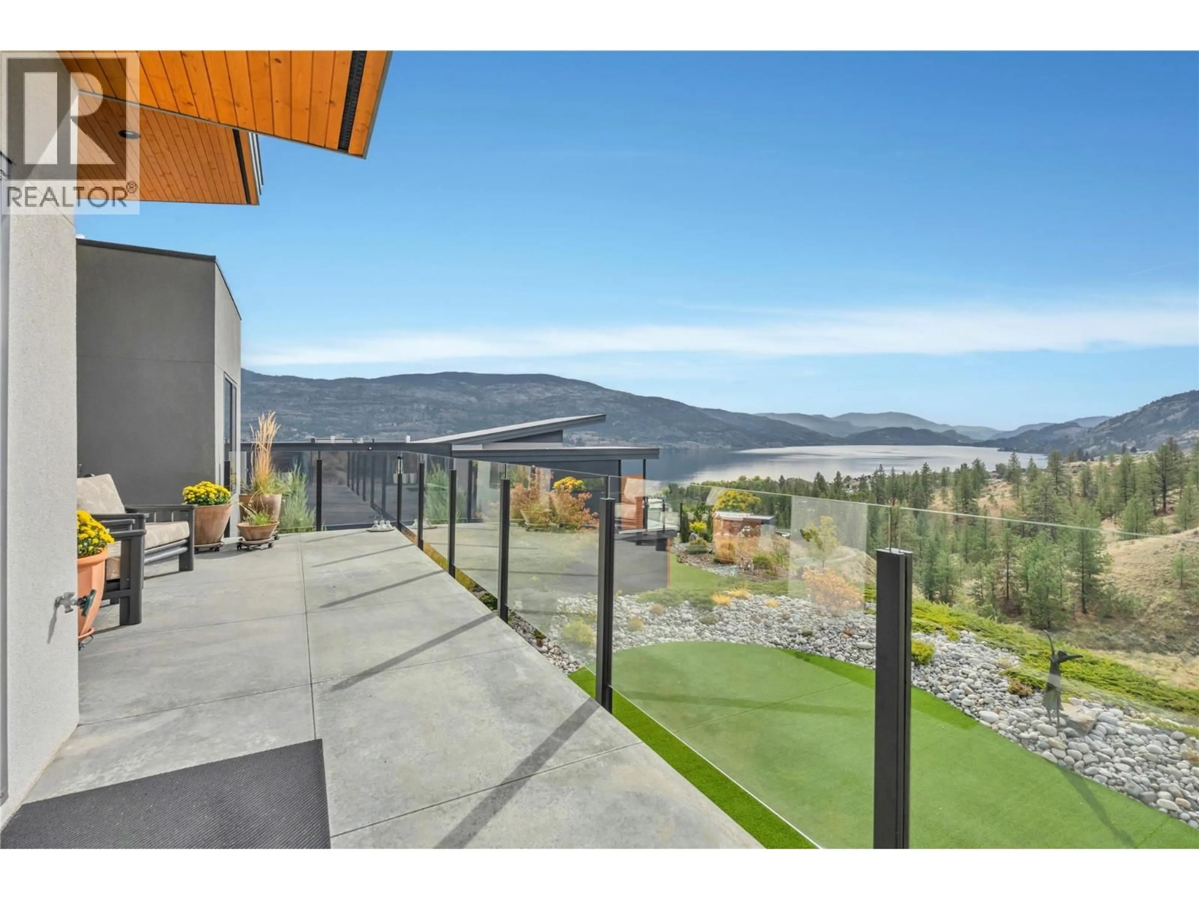 Patio, mountain view for 118 RIDGE VIEW, Penticton British Columbia V2A0B1
