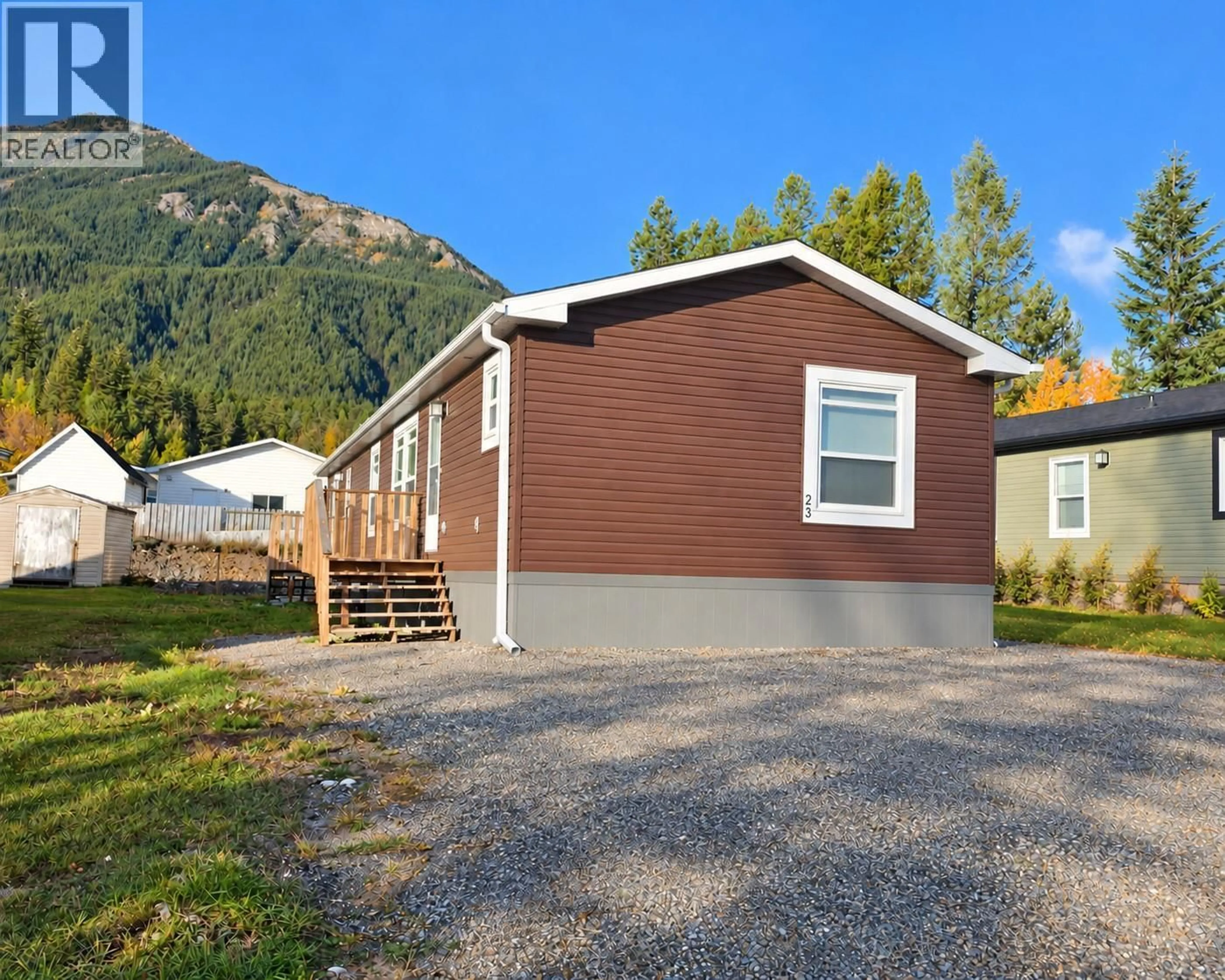 Home with vinyl exterior material, mountain view for 23 DEERBORNE DRIVE, Elkford British Columbia V0B1H0