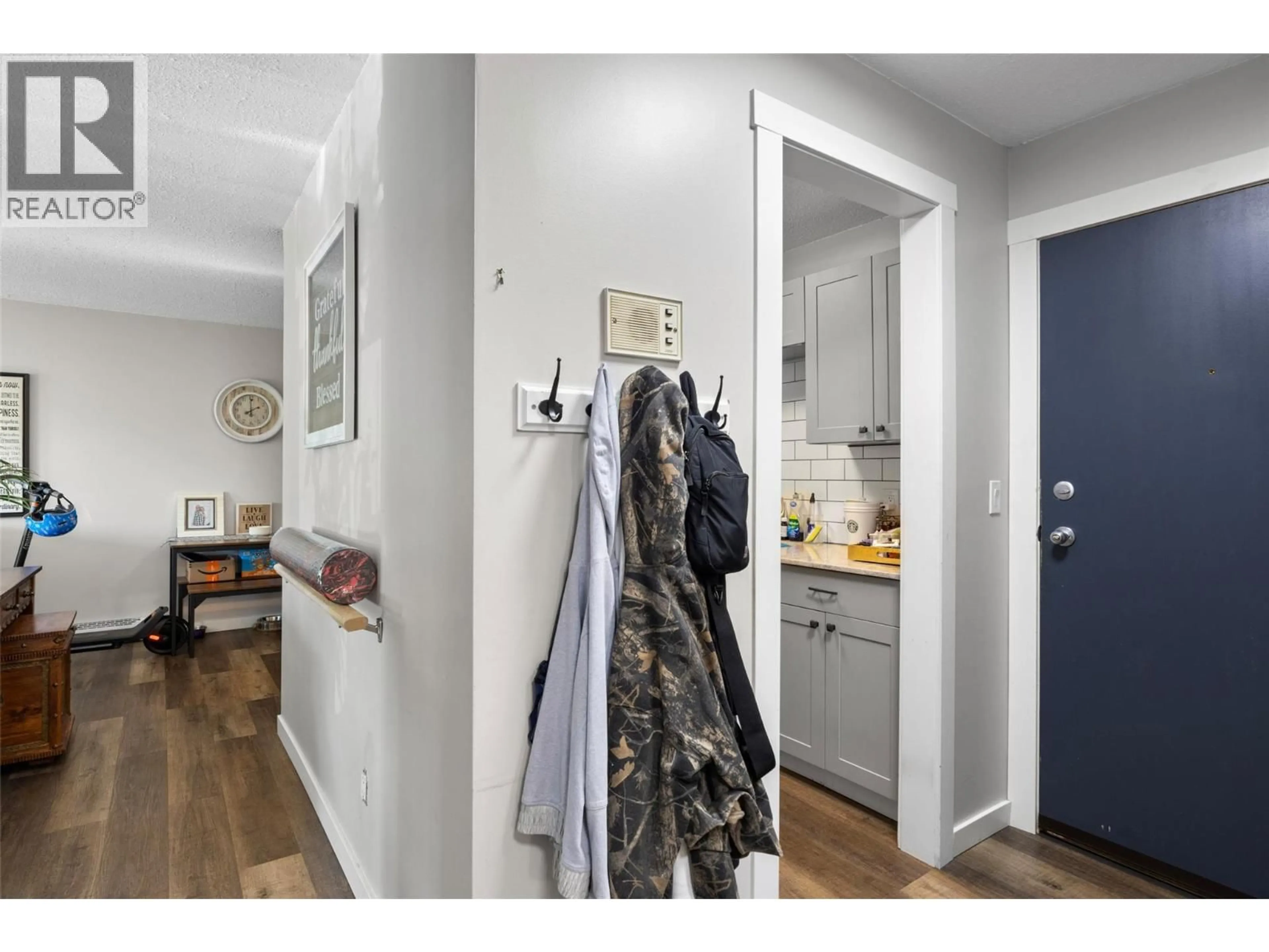 Indoor entryway for 106 - 1525 TRANQUILLE ROAD, Kamloops British Columbia V2B3L1
