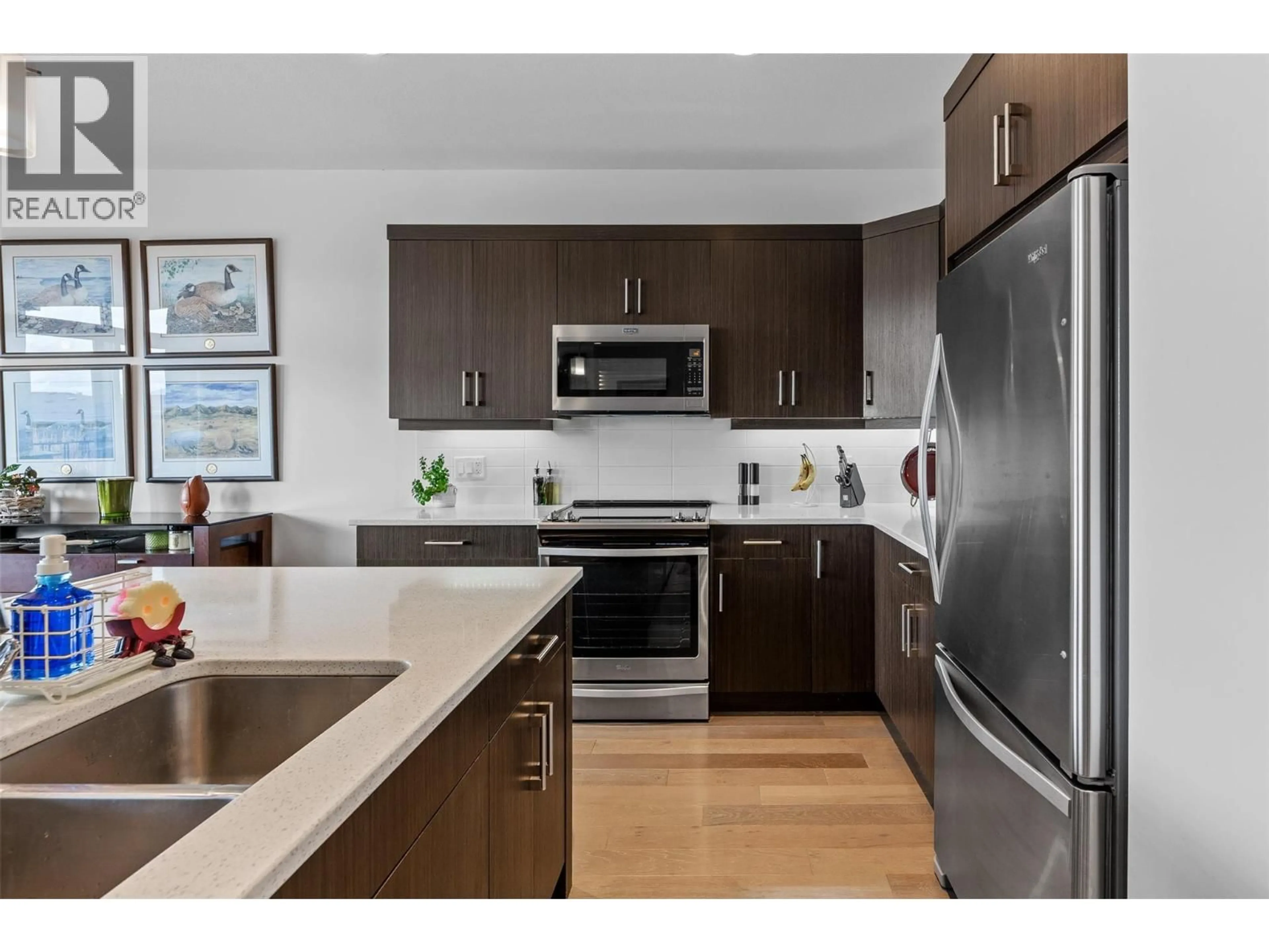 Standard kitchen, unknown for 1640 WINTER LANE, Kelowna British Columbia V1P1T2