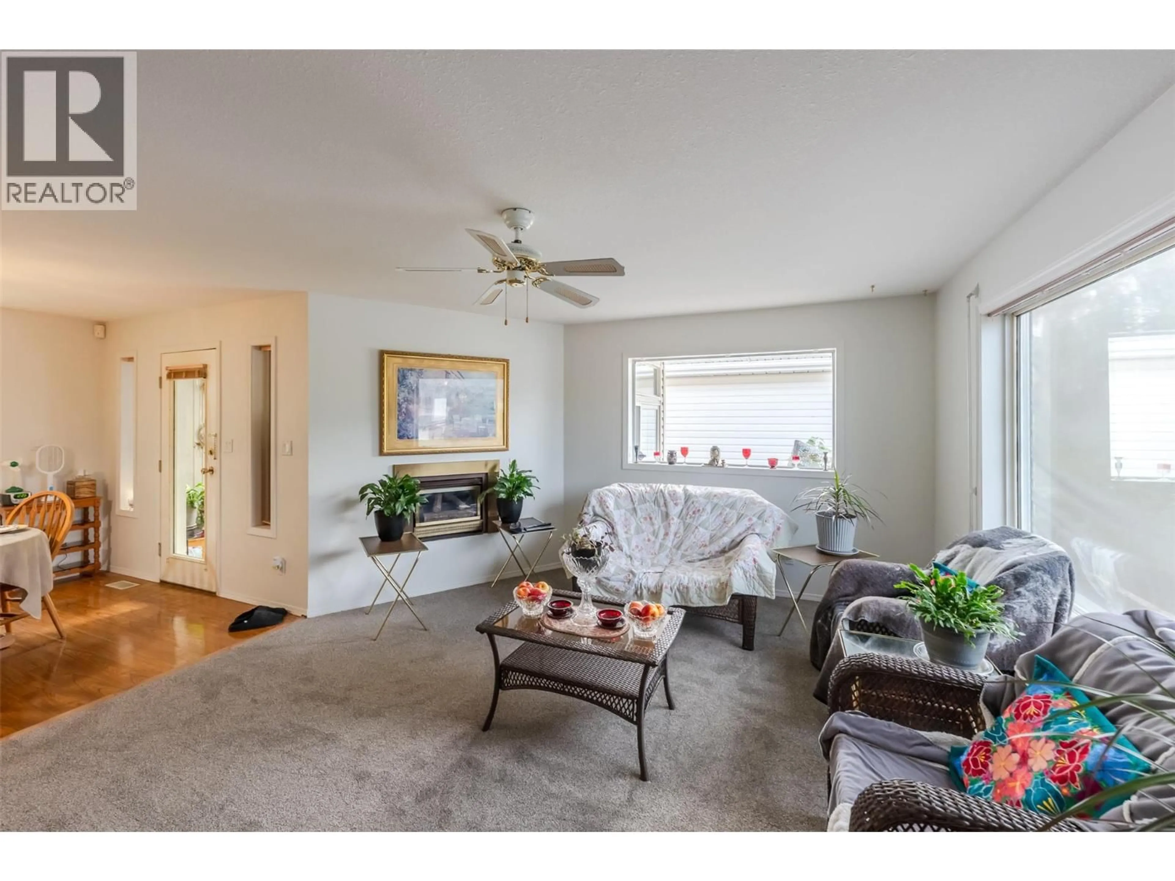 Living room with furniture, unknown for 25 - 3096 SOUTH MAIN STREET, Penticton British Columbia V2A8C2