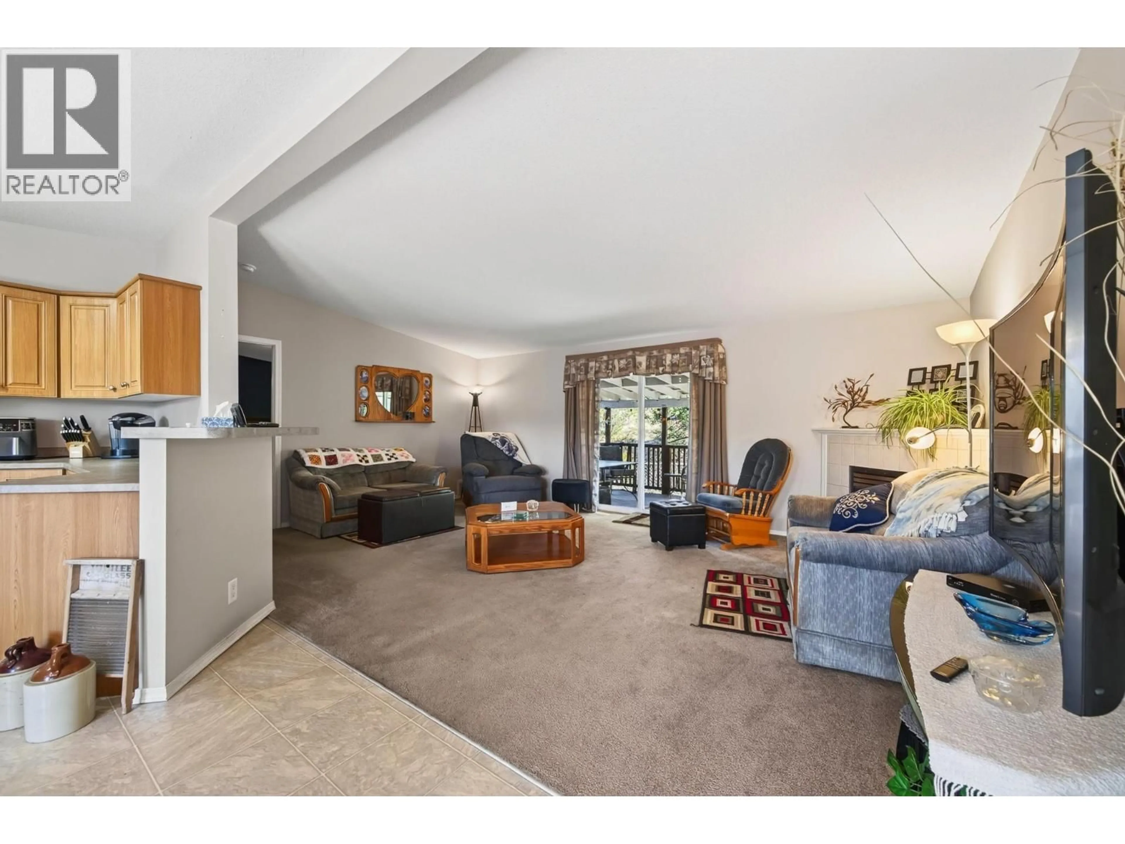 Living room with furniture, carpet floor for 36 - 2815 PRINCETON KAMLOOPS HIGHWAY, Kamloops British Columbia V0E2A0