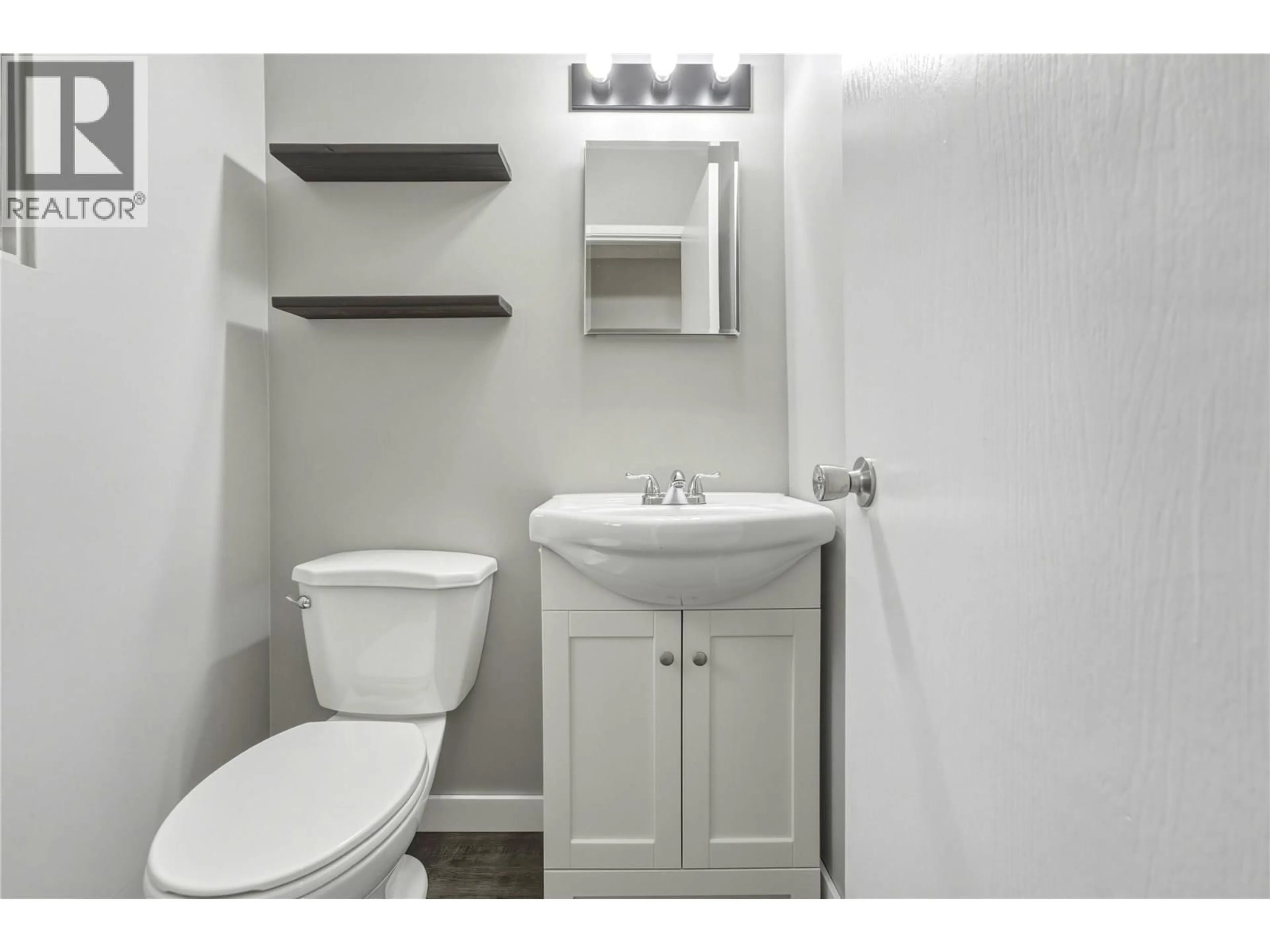 Standard bathroom, unknown for 103 - 4100 24 AVENUE, Vernon British Columbia V1T1M2