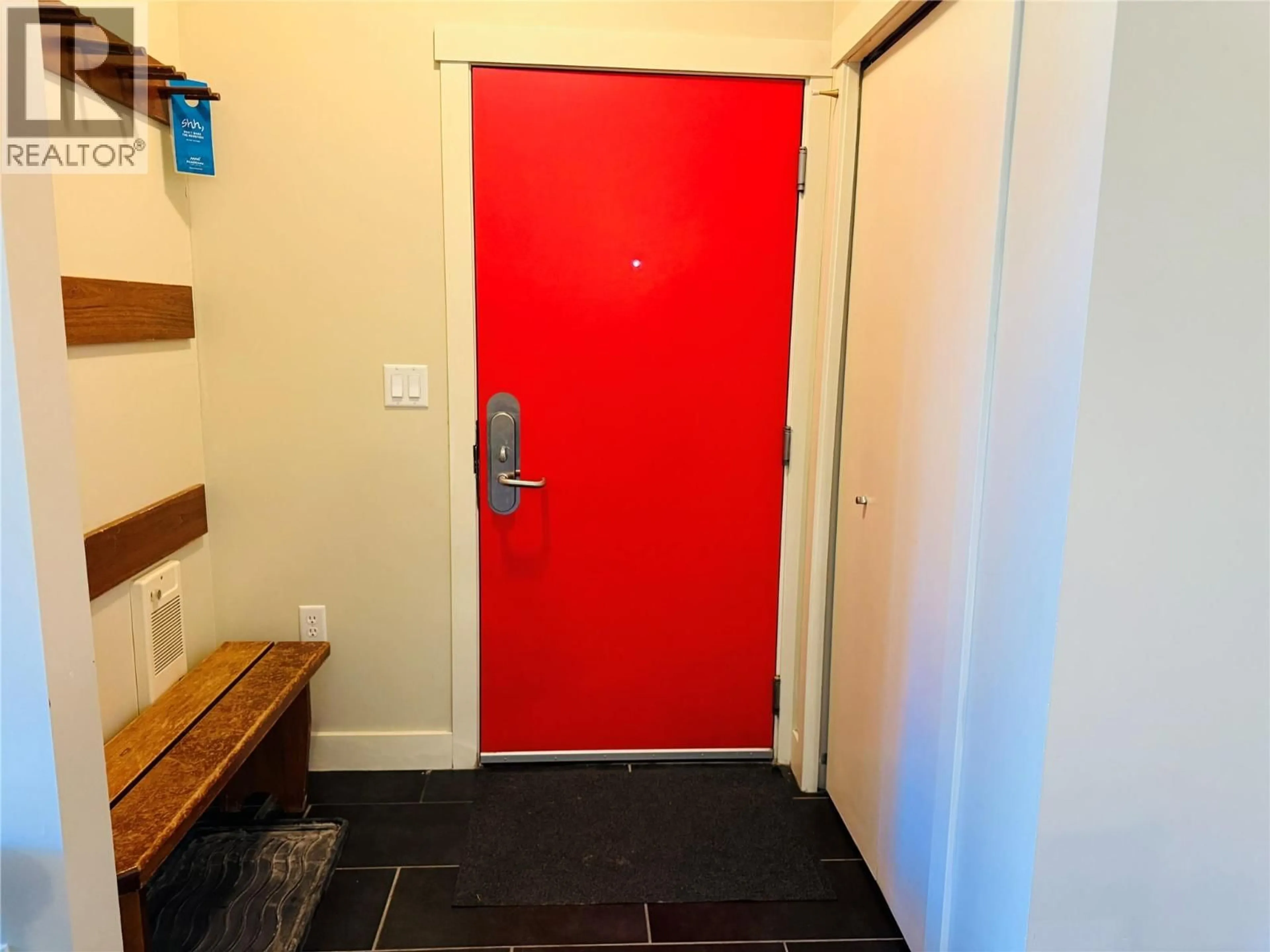 Indoor entryway for 215 D - 2049 SUMMIT DRIVE, Panorama British Columbia V0A1T0