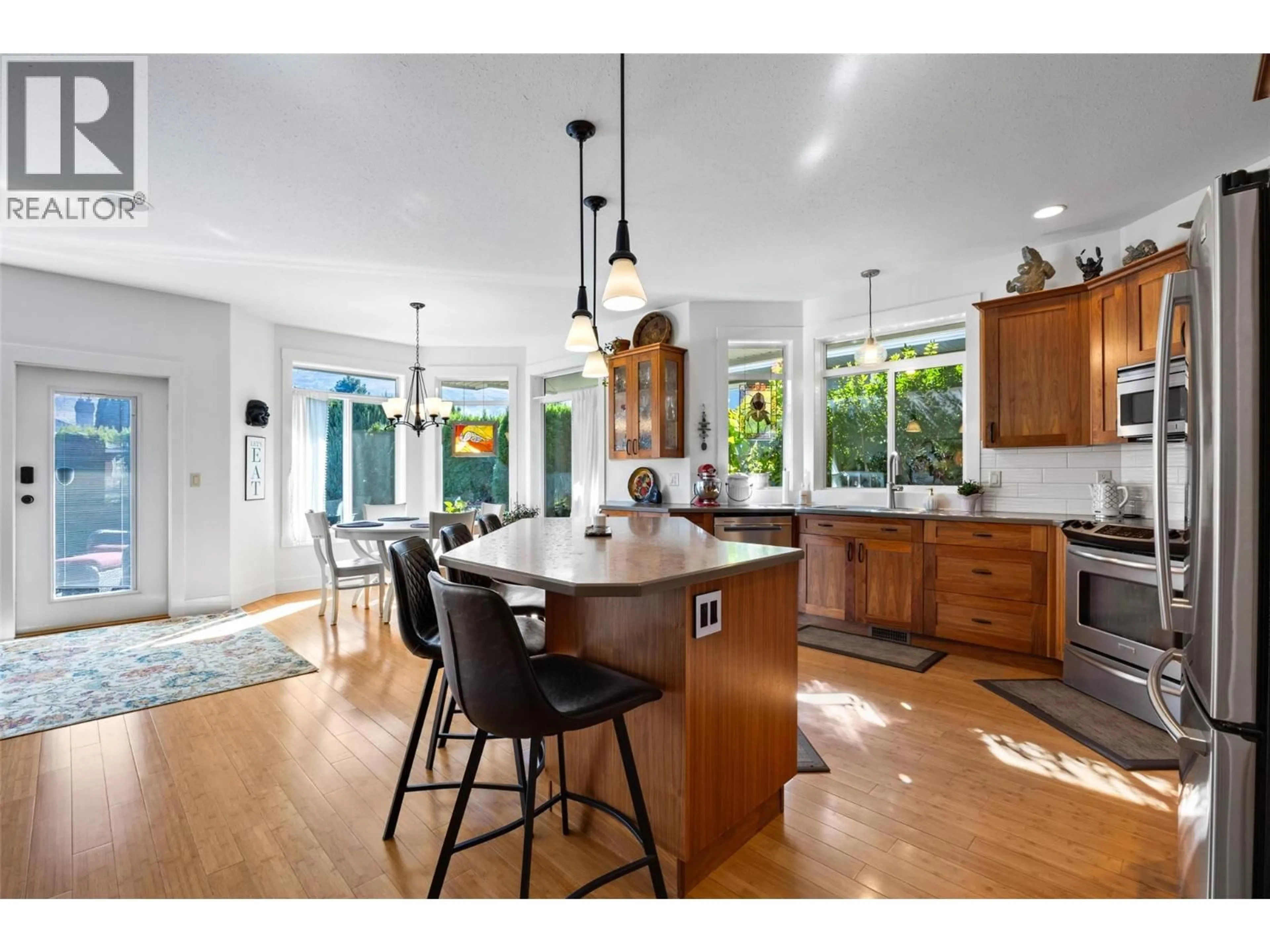 Open concept kitchen, unknown for 3187 WAWN COURT, Kamloops British Columbia V2B0B4