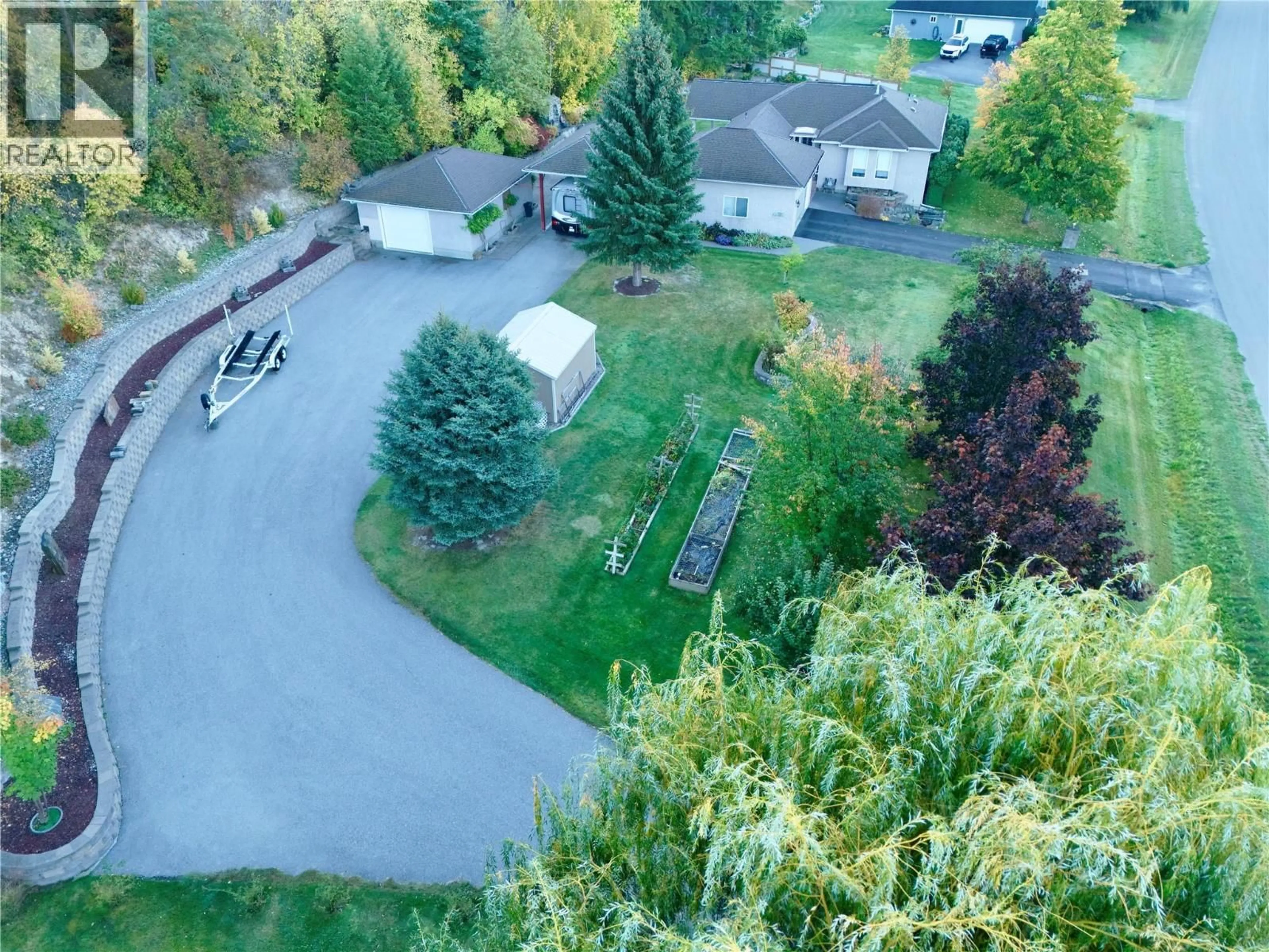 A pic from outside/outdoor area/front of a property/back of a property/a pic from drone, unknown for 1334 8TH AVENUE NORTH, Creston British Columbia V0B1G6