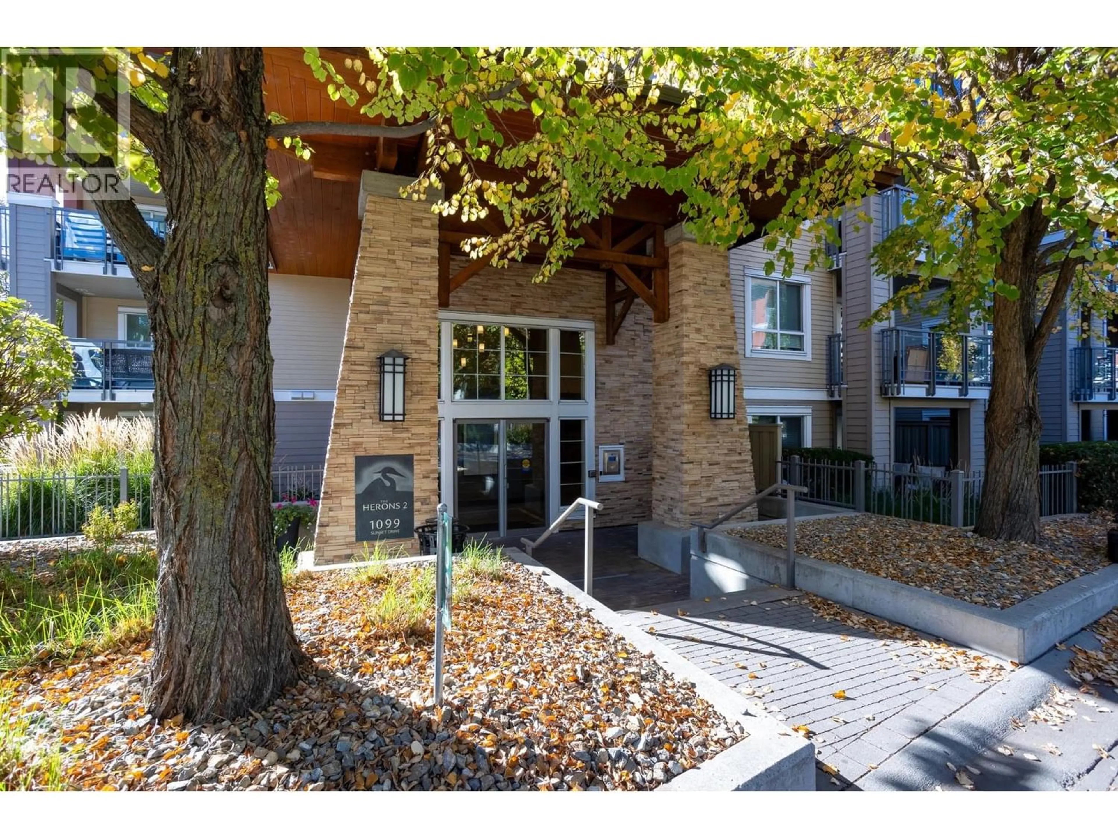Unknown for 224 - 1099 SUNSET DRIVE, Kelowna British Columbia V1Y9Z2