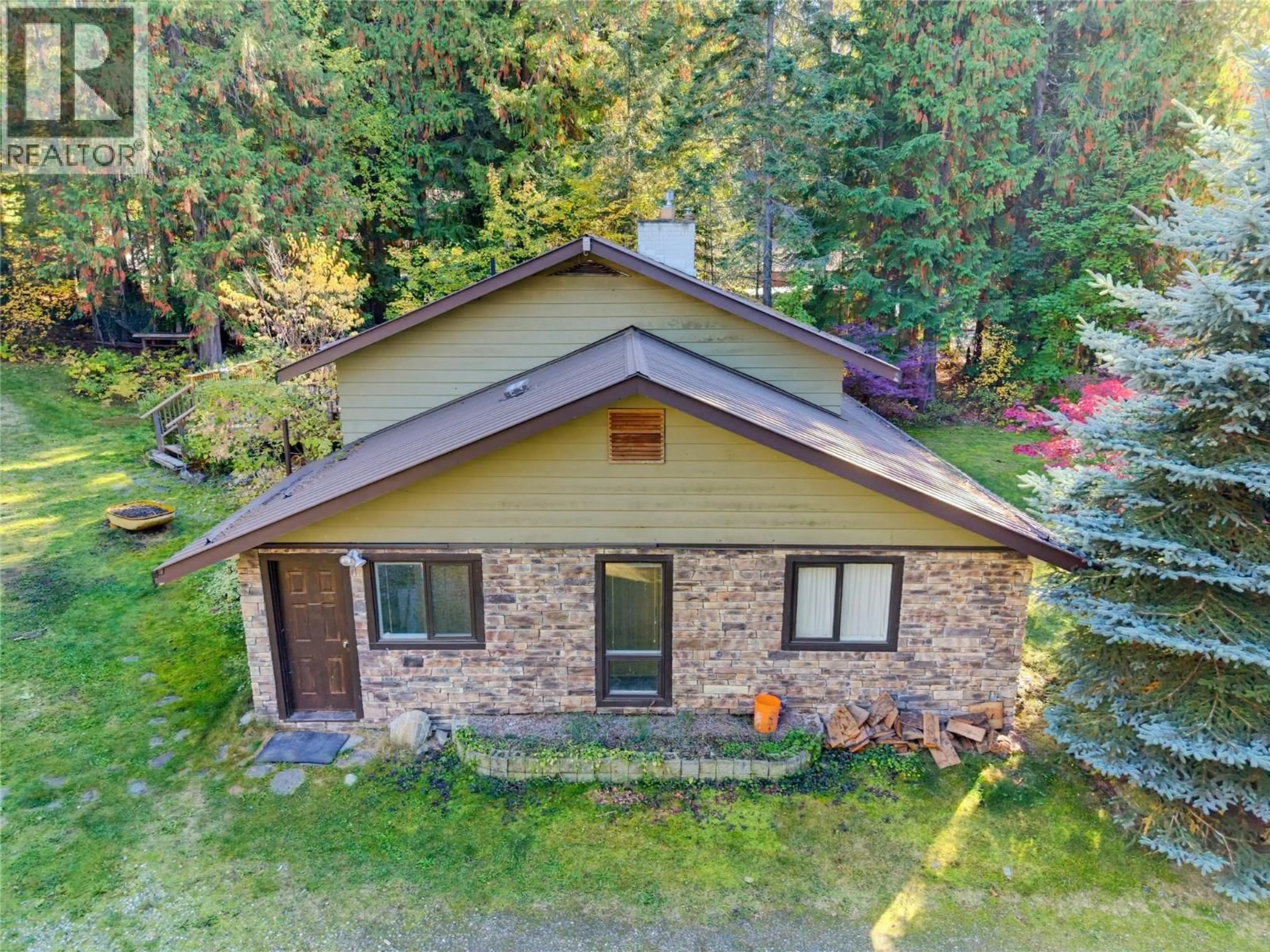 A pic from outside/outdoor area/front of a property/back of a property/a pic from drone, unknown for 9020 HUMMINGBIRD DRIVE, Swansea Point British Columbia V0E2K2