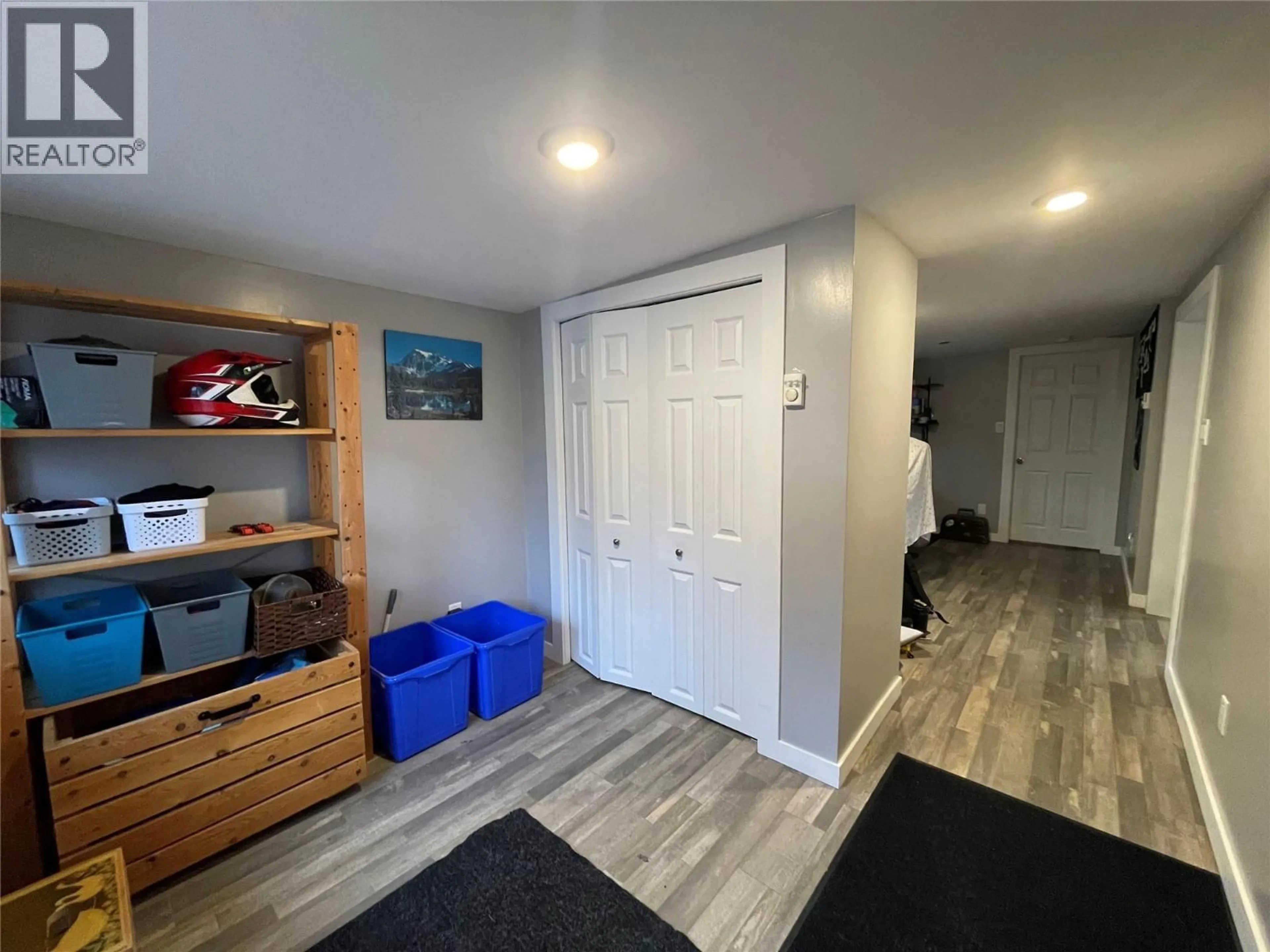 Indoor entryway for 26 - 3969 BROADWATER ROAD, Castlegar British Columbia V1N4V5