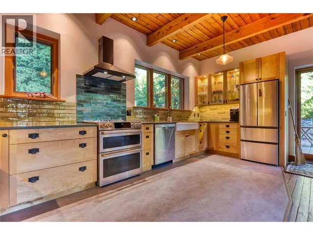 7025 BEGGS ROAD, Nelson 2