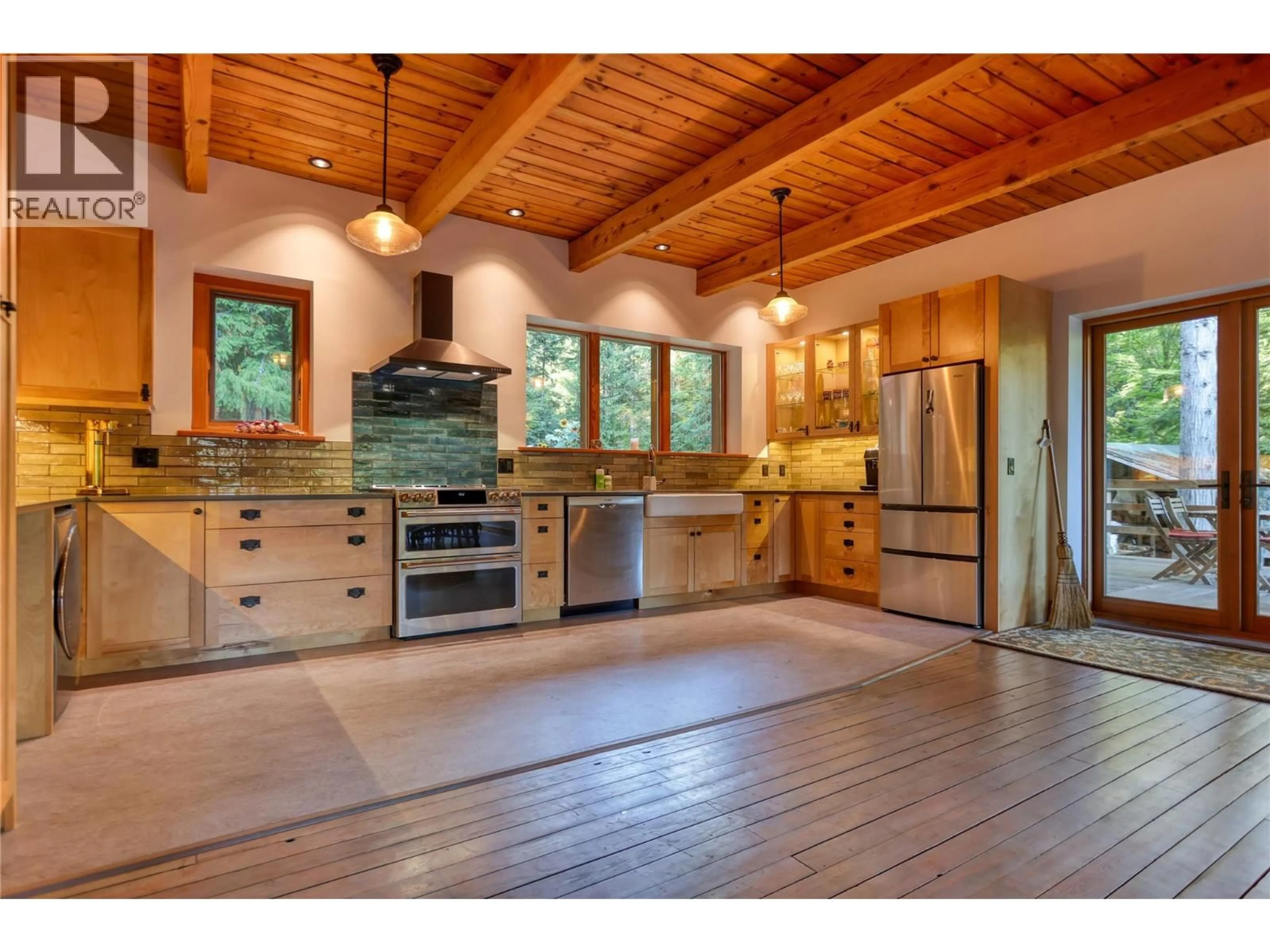 Open concept kitchen, ceramic/tile floor for 7025 BEGGS ROAD, Nelson British Columbia V1L5P6