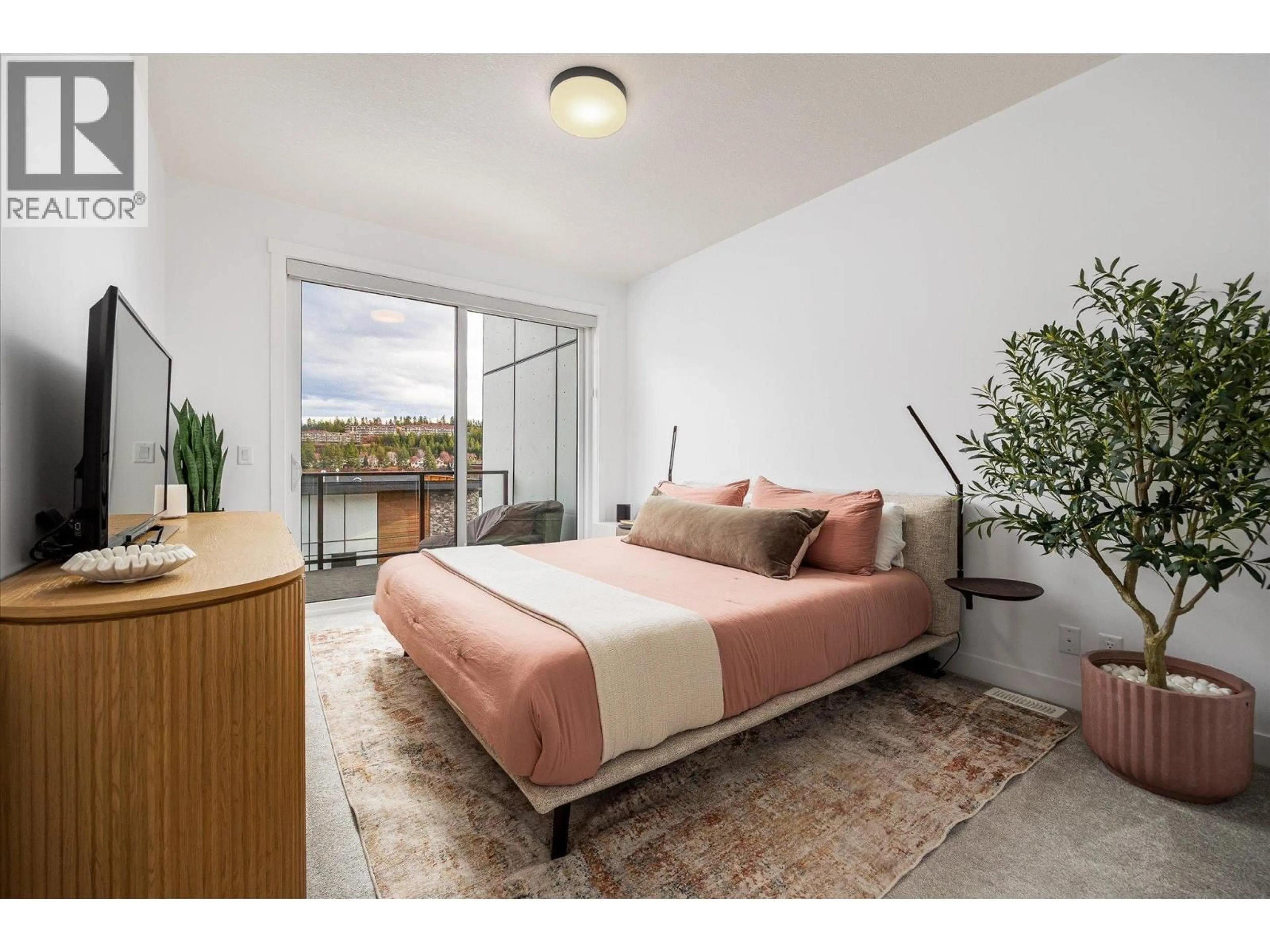 Bedroom with bed, unknown for 303 - 2735 SHANNON LAKE ROAD, West Kelowna British Columbia V4T1V6