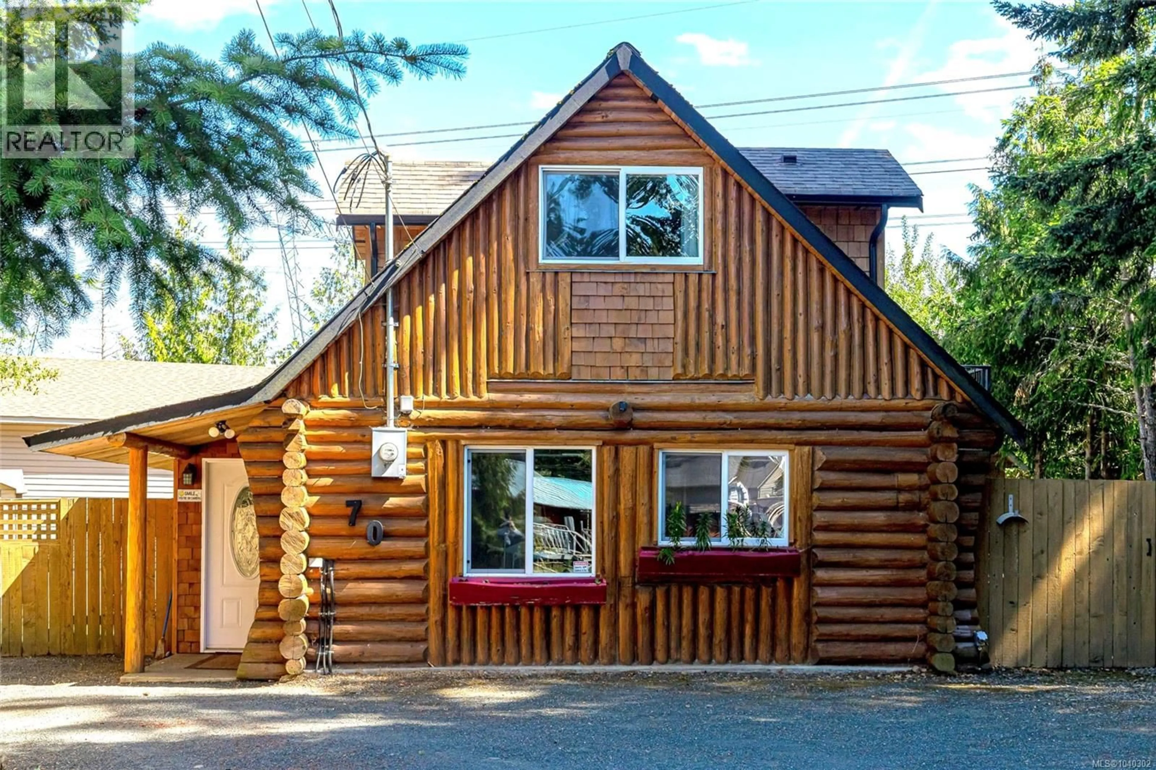 Home with vinyl exterior material, building for 70 ISLEWOOD DRIVE, Bowser British Columbia V0R1G0