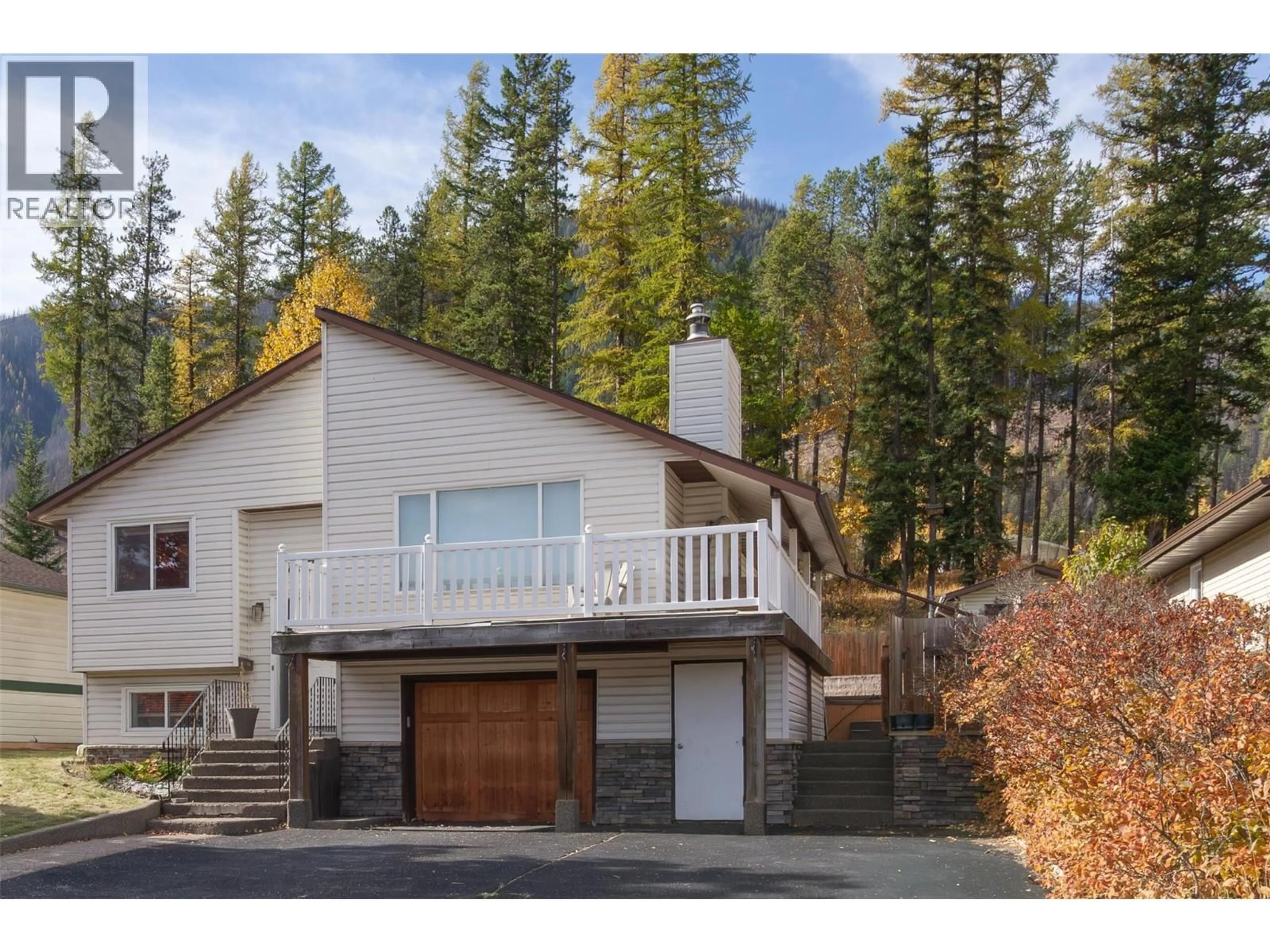 Home with vinyl exterior material, mountain view for 1207 PINYON ROAD, Sparwood British Columbia V0B2G2