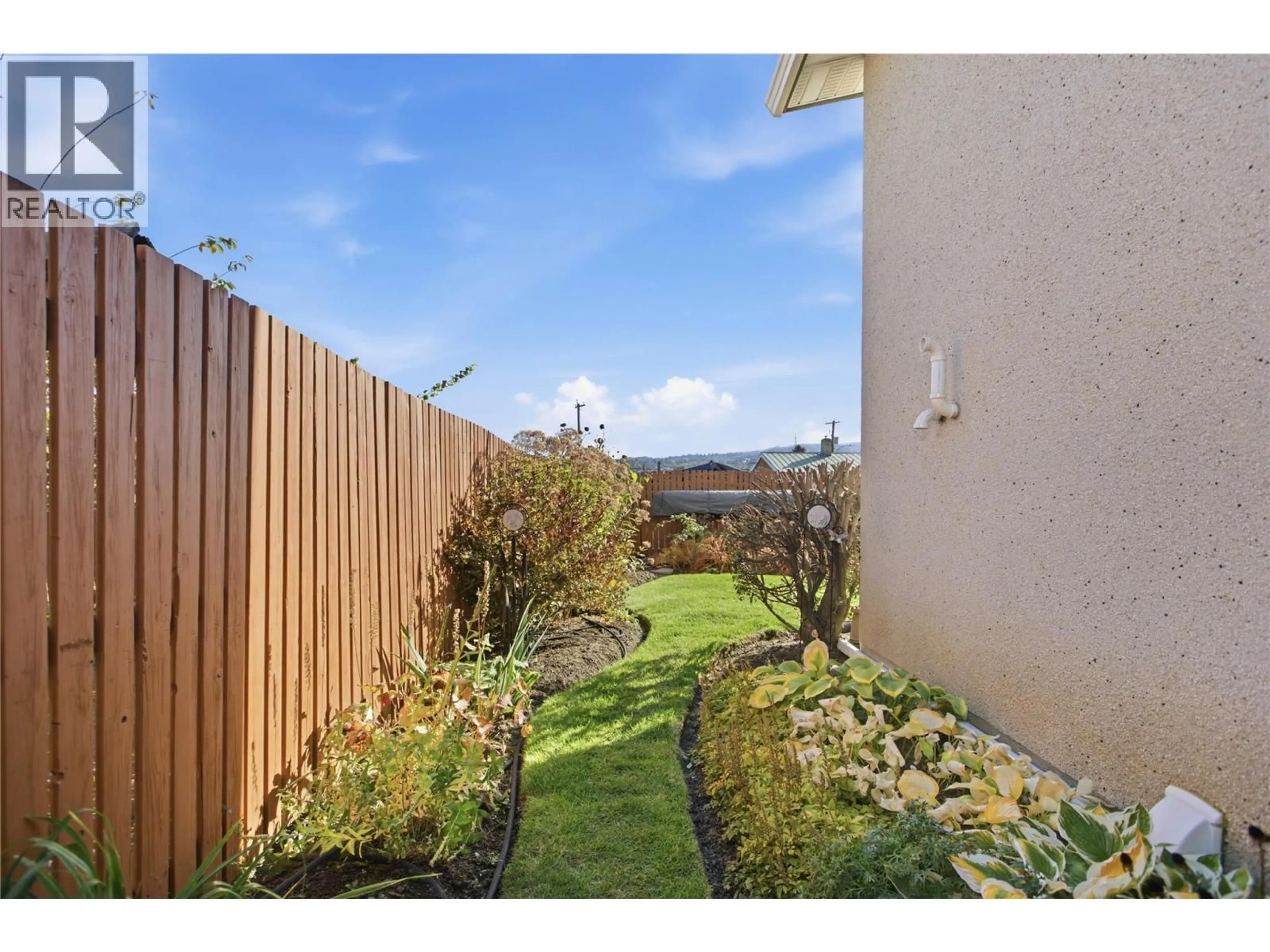 A pic from outside/outdoor area/front of a property/back of a property/a pic from drone, mountain view for 152 ELM AVENUE, Kamloops British Columbia V2B1L2