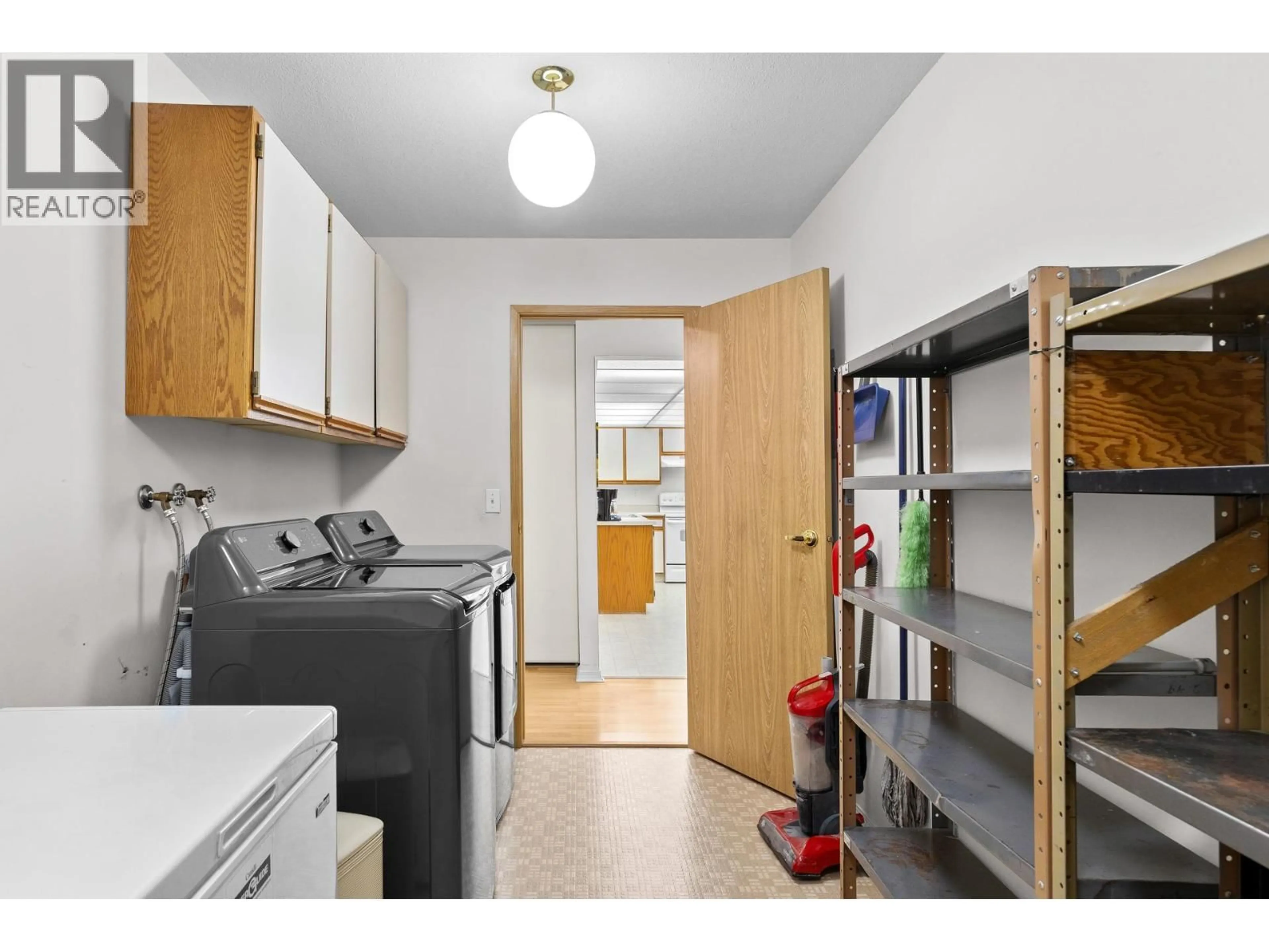 Standard kitchen, unknown for 214 - 1045 SUTHERLAND AVENUE, Kelowna British Columbia V1Y5Y1