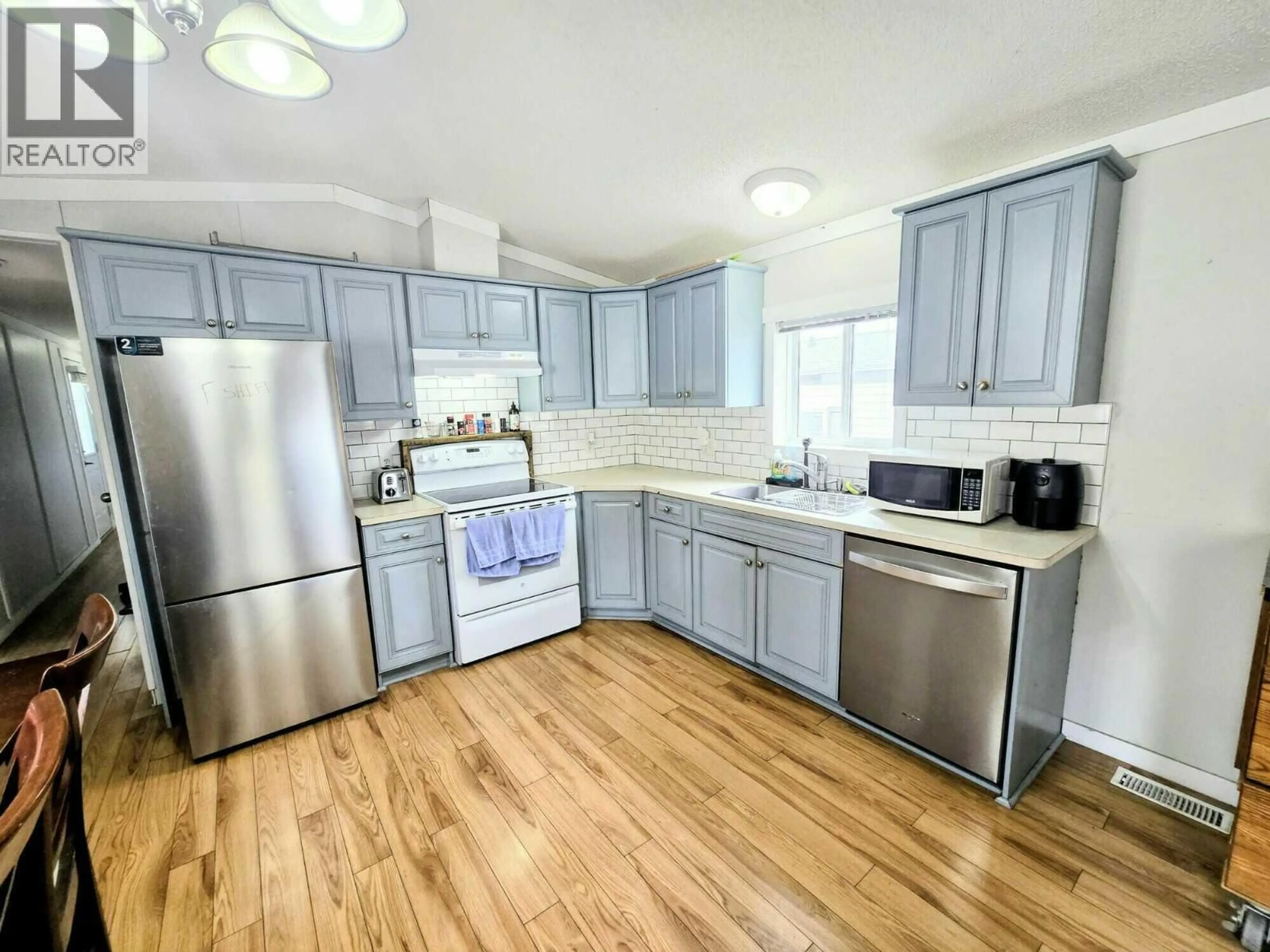 Standard kitchen, unknown for 21 CHAMPLAIN PLACE, Elkford British Columbia V0B1H0